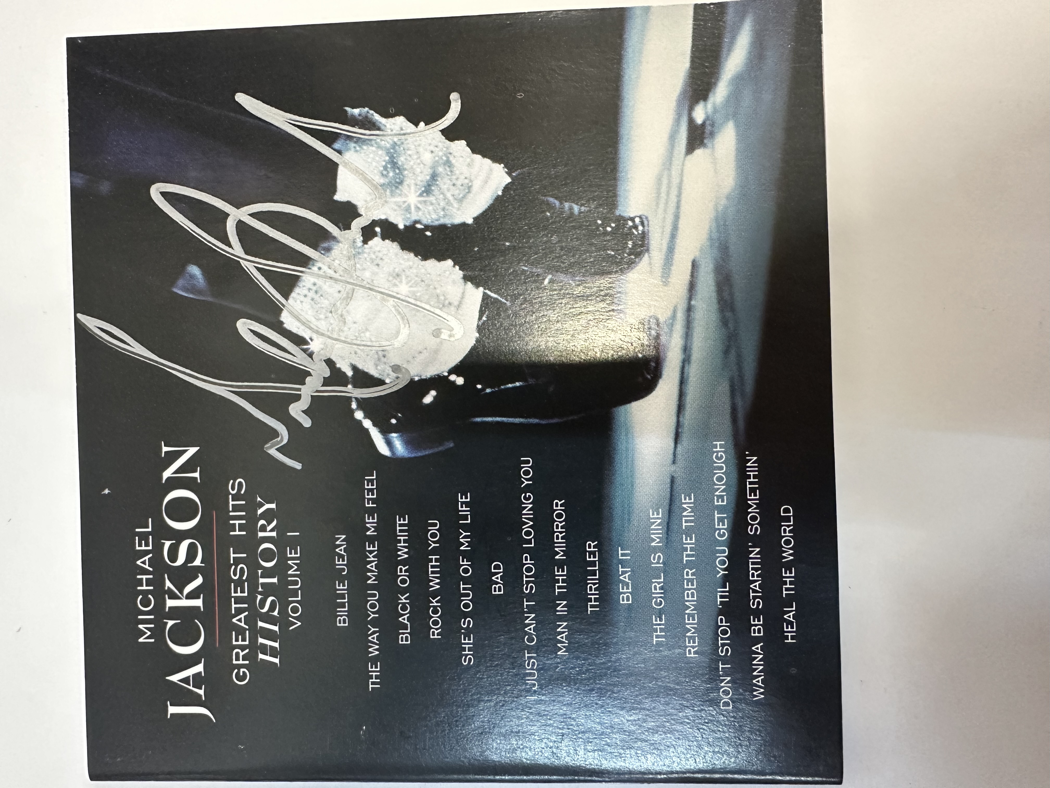 b112661 Michael Jackson greatest hits history volume one signed autograph CD booklet