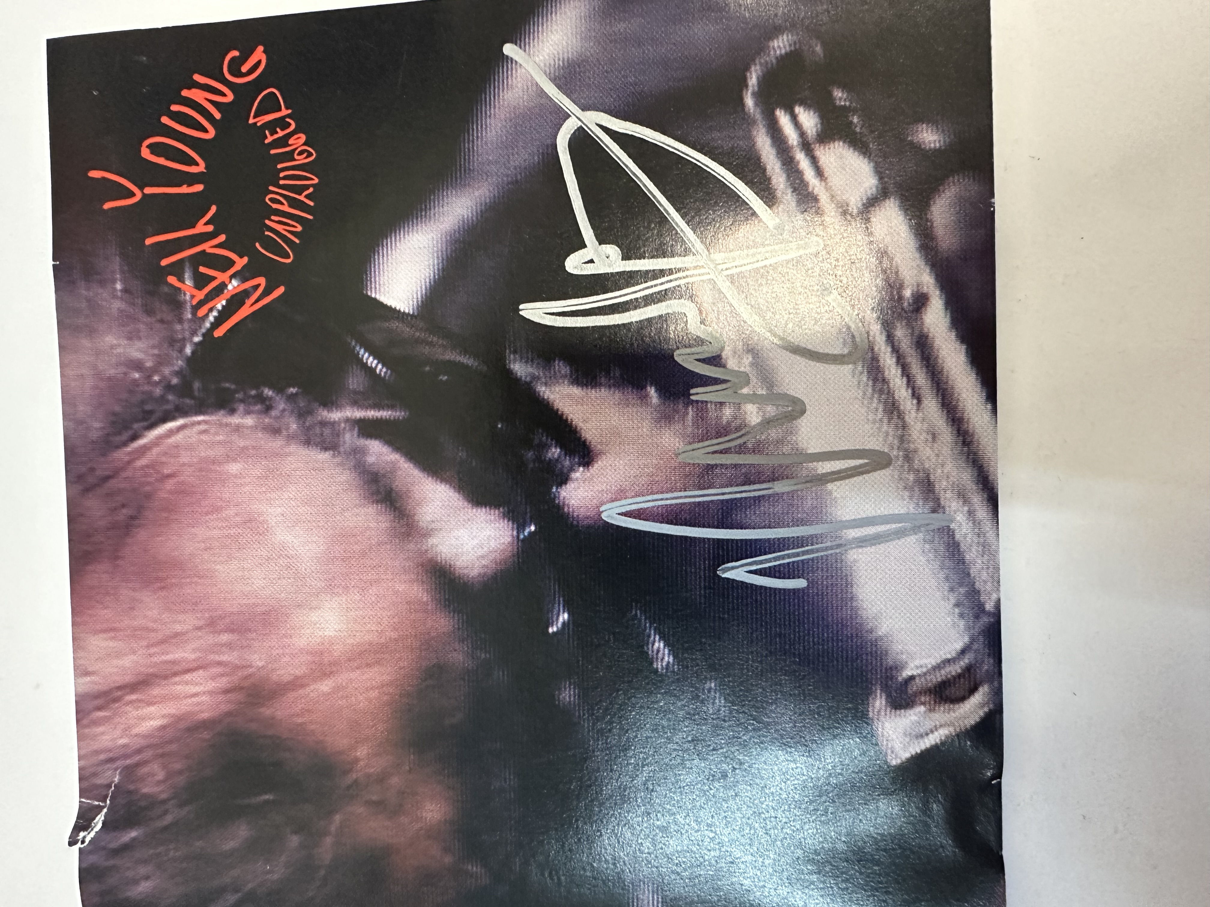 b112401 Neil Young unplugged signed autographed CD booklet