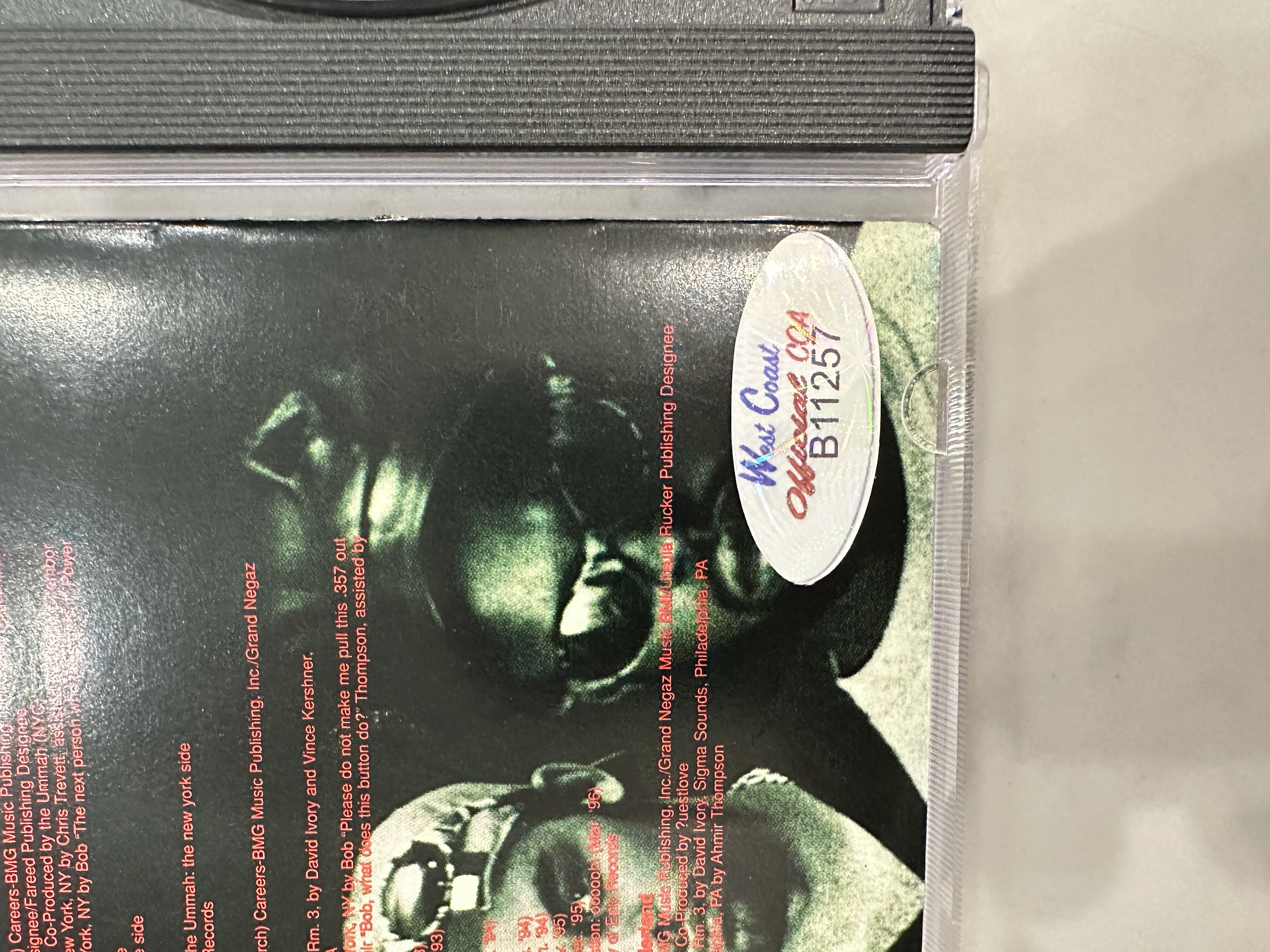 B11257 the roots illadelph halflife signed autographed CD booklet signed by Questlove