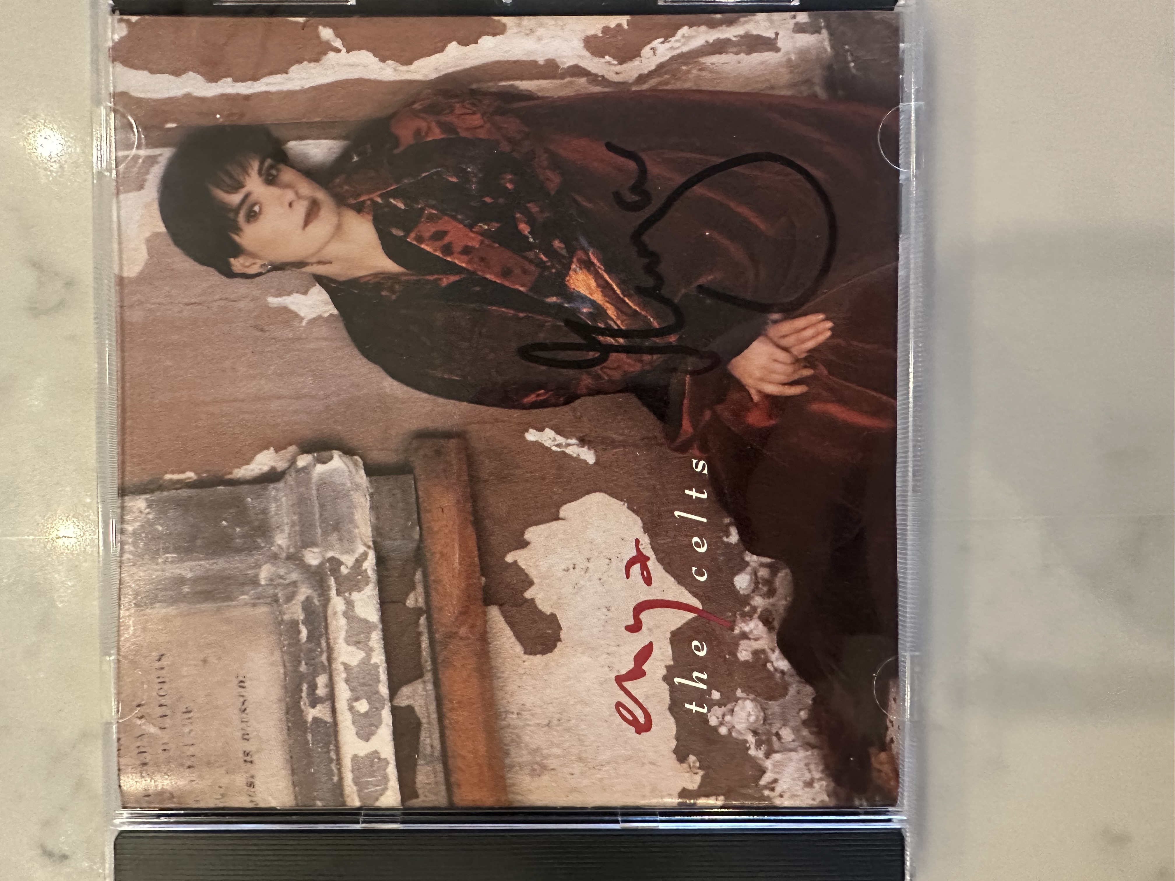 B112641 Enya the Keltz signed autographed CD