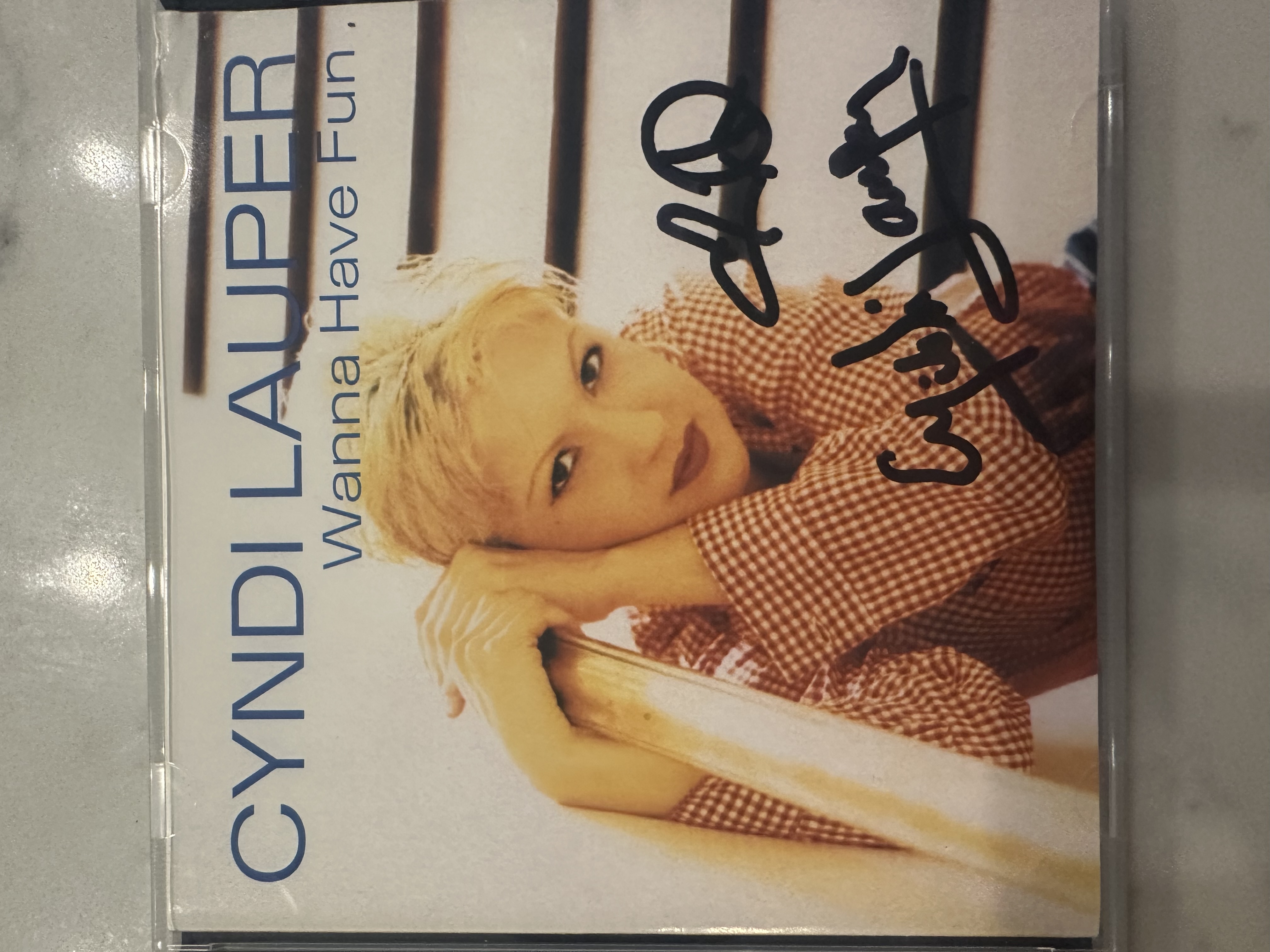 B 112841 Cindy Lauper wanna have fun signed autograph CD booklet