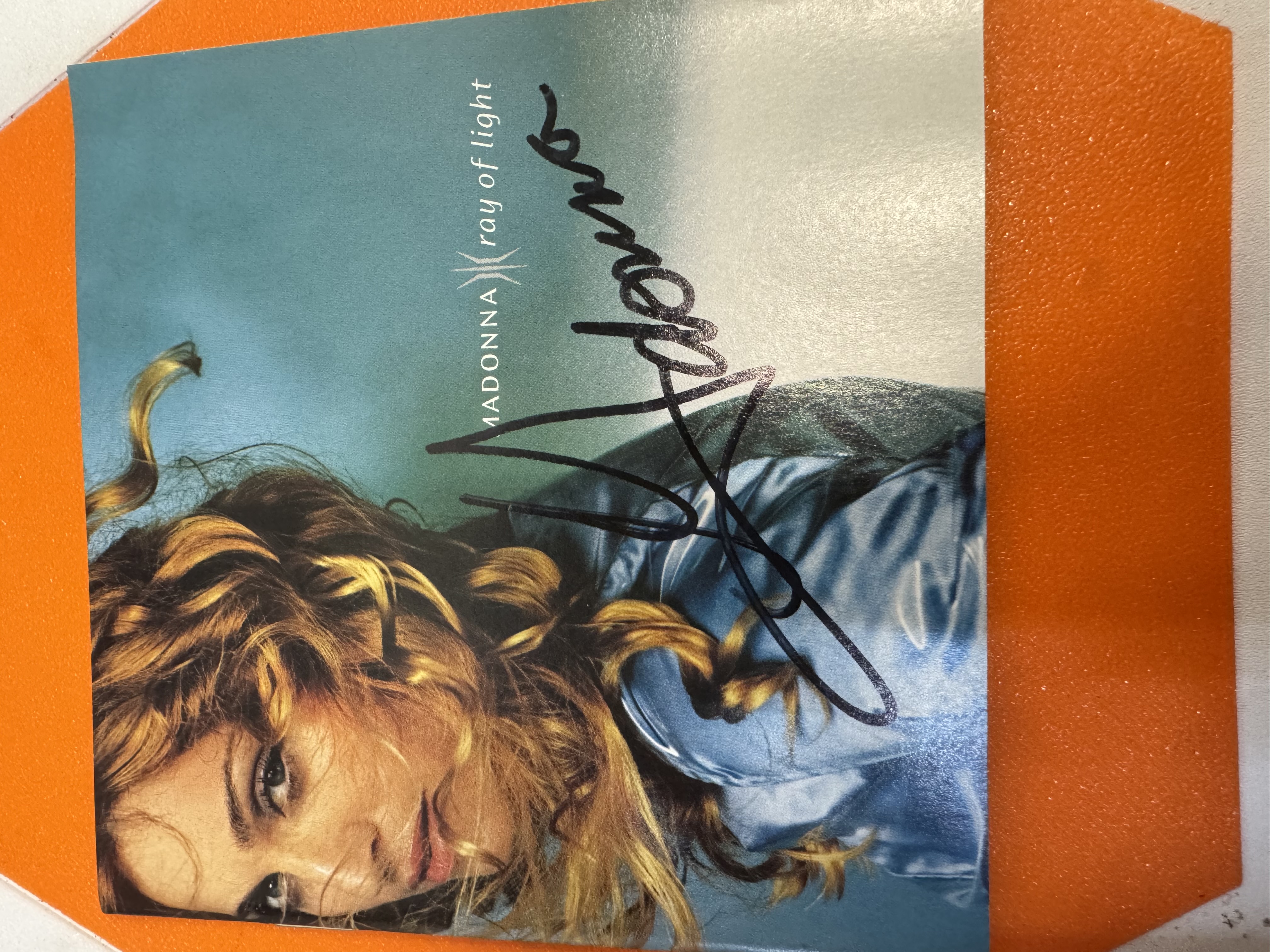 B112854 Madonna ray of light signed autographed CD