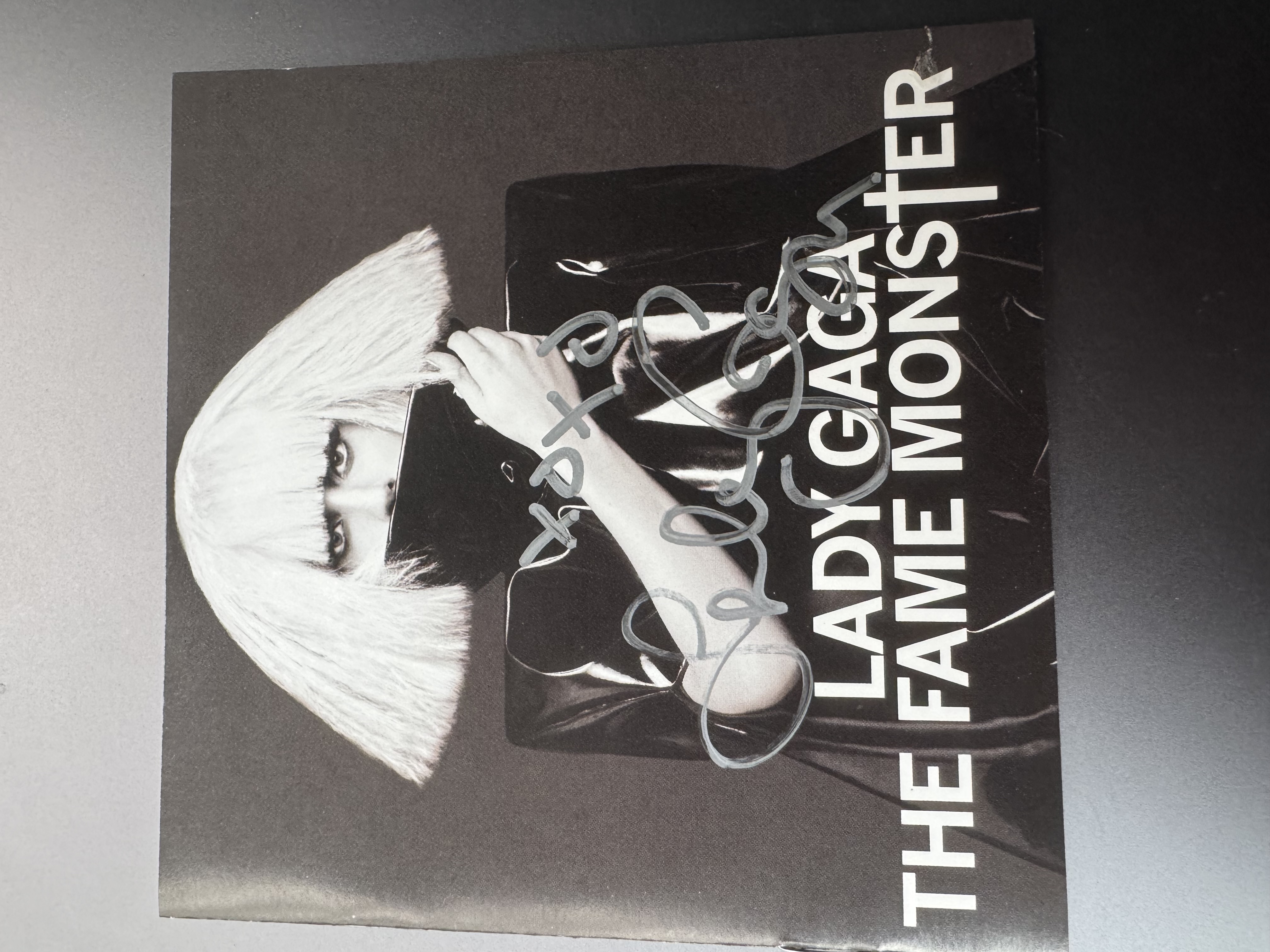 B 112653 Lady Gaga the fame, monster sign, autograph CD