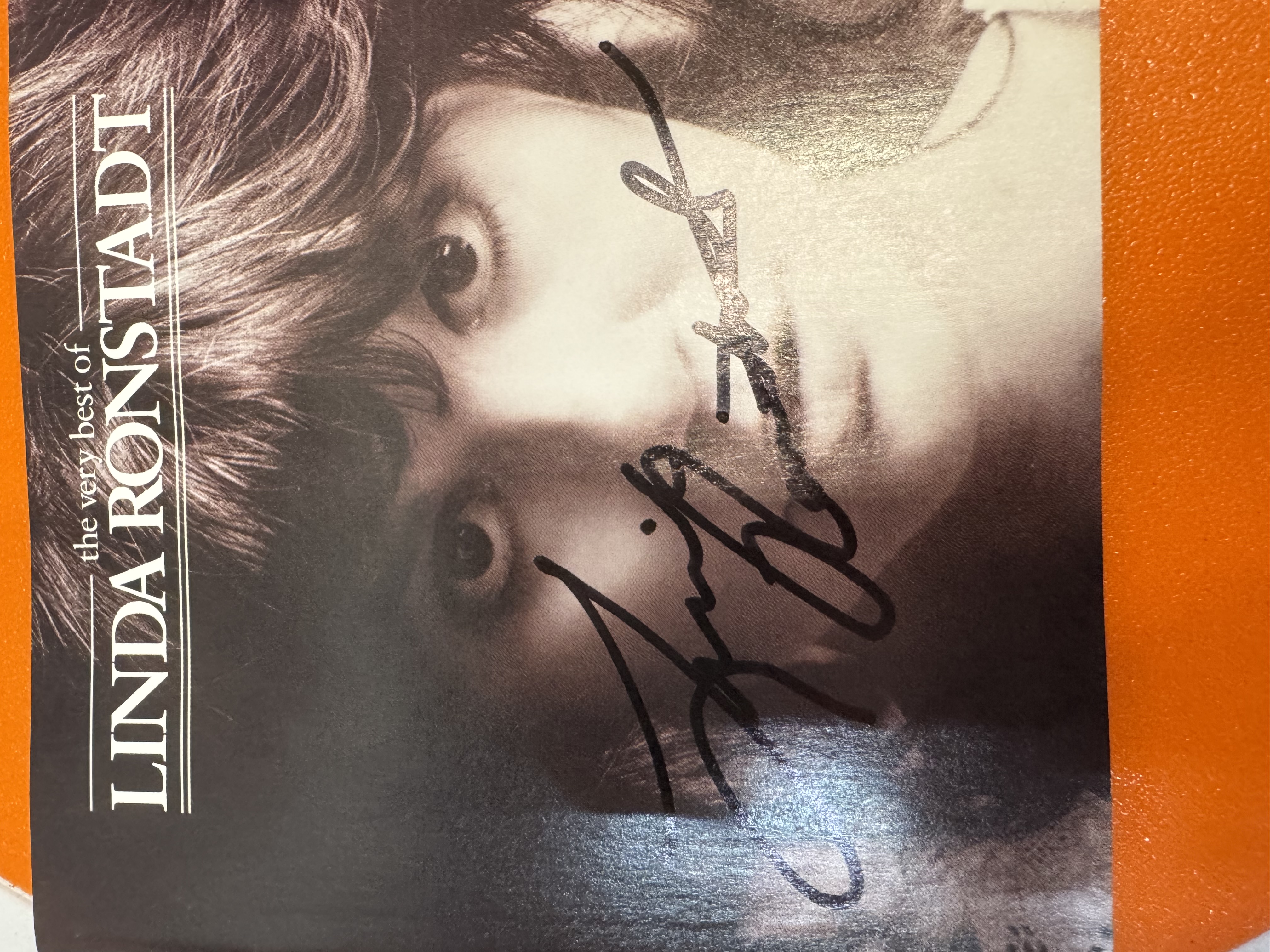 B112586 the very best of Linda Ronstadt signed autographed CD