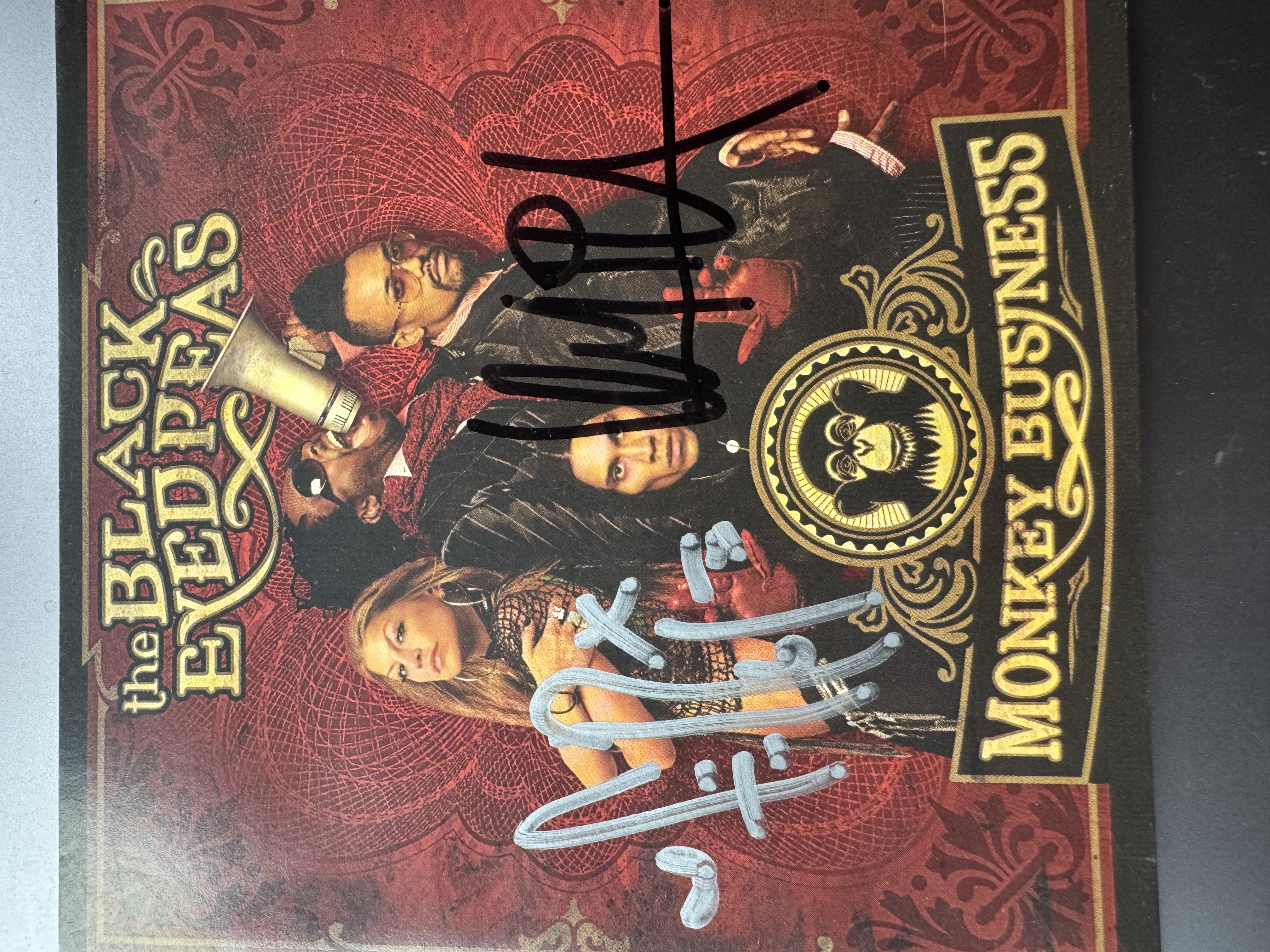 B112476 the black eyed peas, monkey business, signed CD booklet Fergie and will.i.am