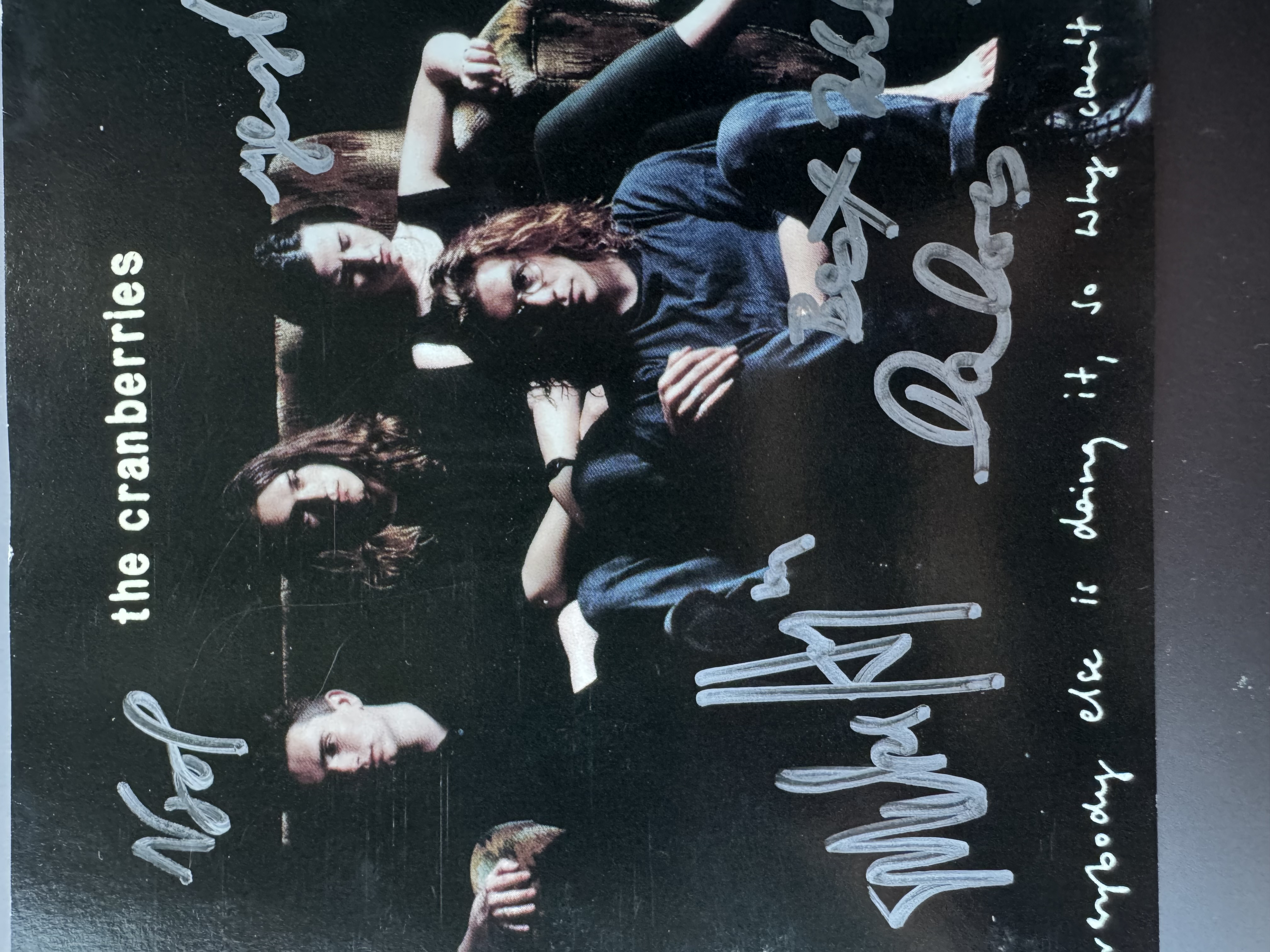 B112446 the cranberries everybody else is doing it so why can’t we sign autograph CD booklet signed by full band?