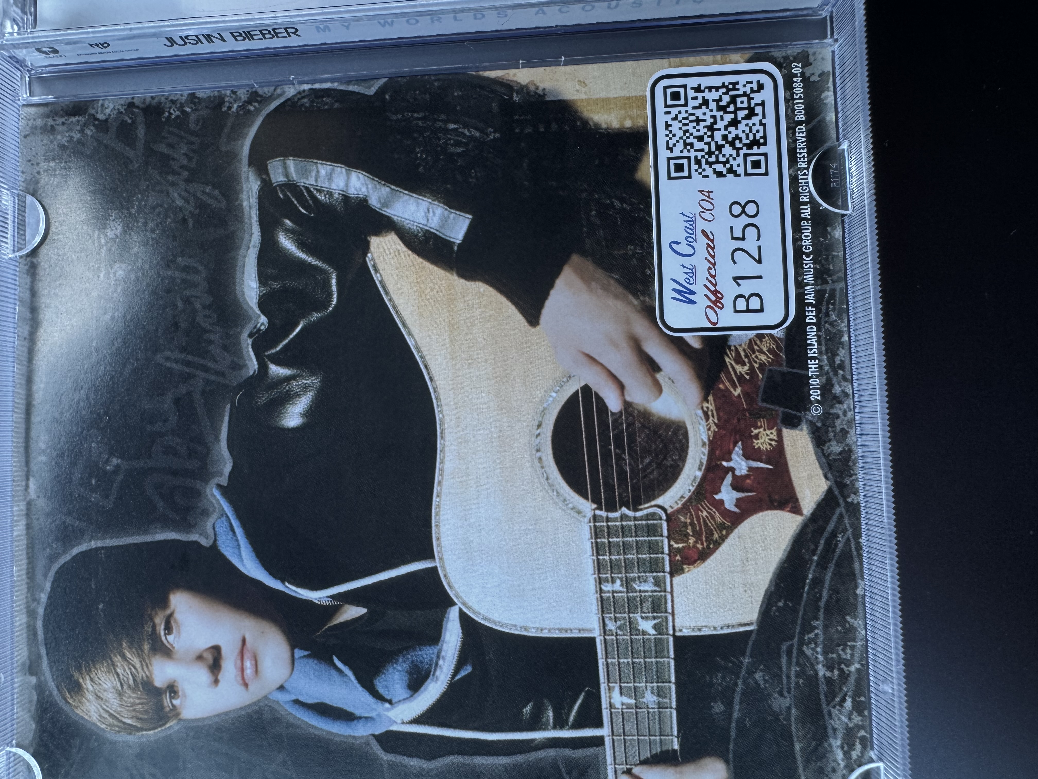 B1258 Justin Bieber, my world acoustic signed autographed CD booklet