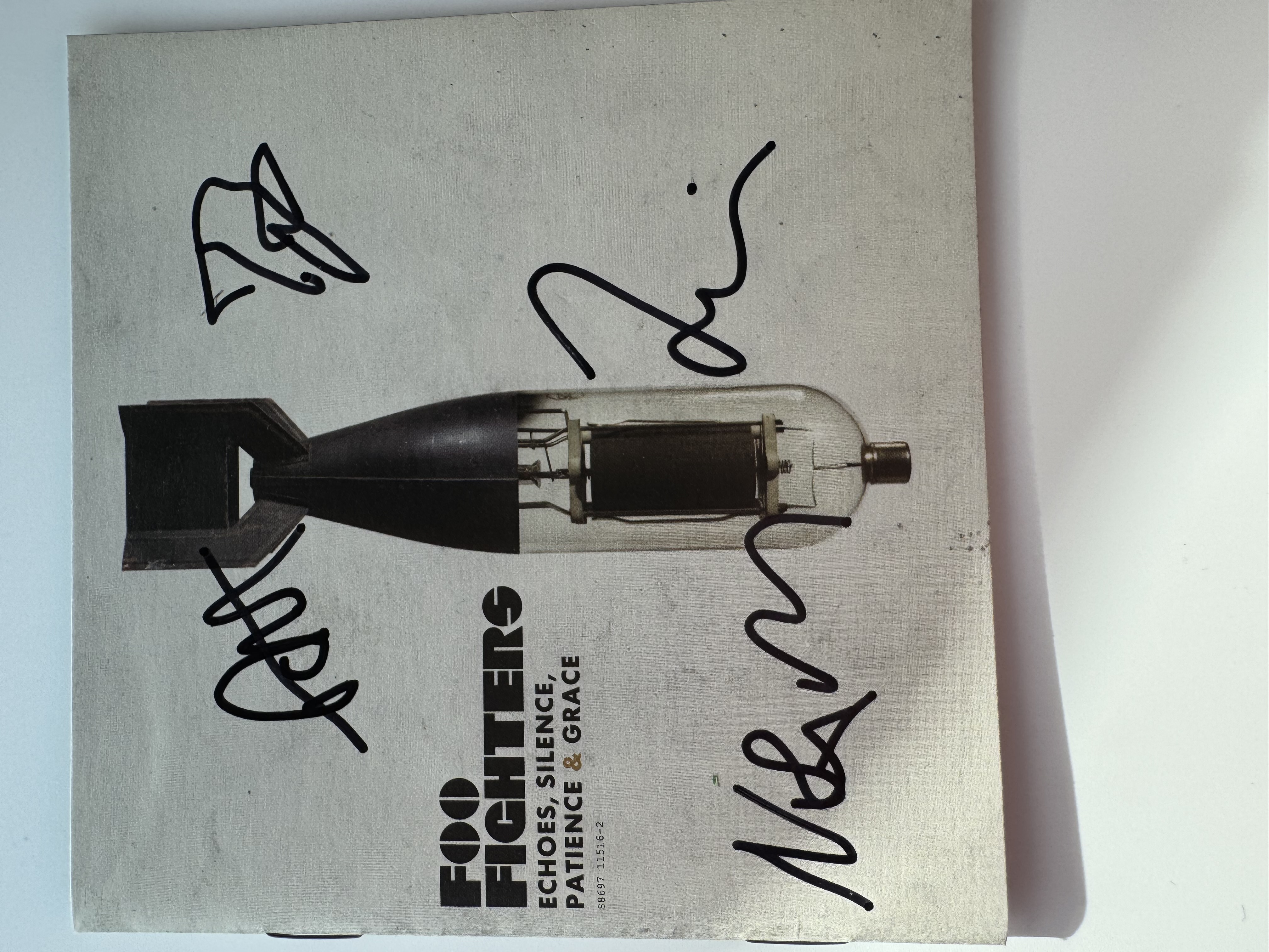 B 112914 Foo Fighters echoes silence, patient and grace signed autograph CD signed by full band all four members