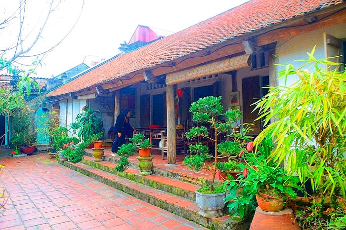 DUONG LAM ANCIENT VILLAGE TOUR