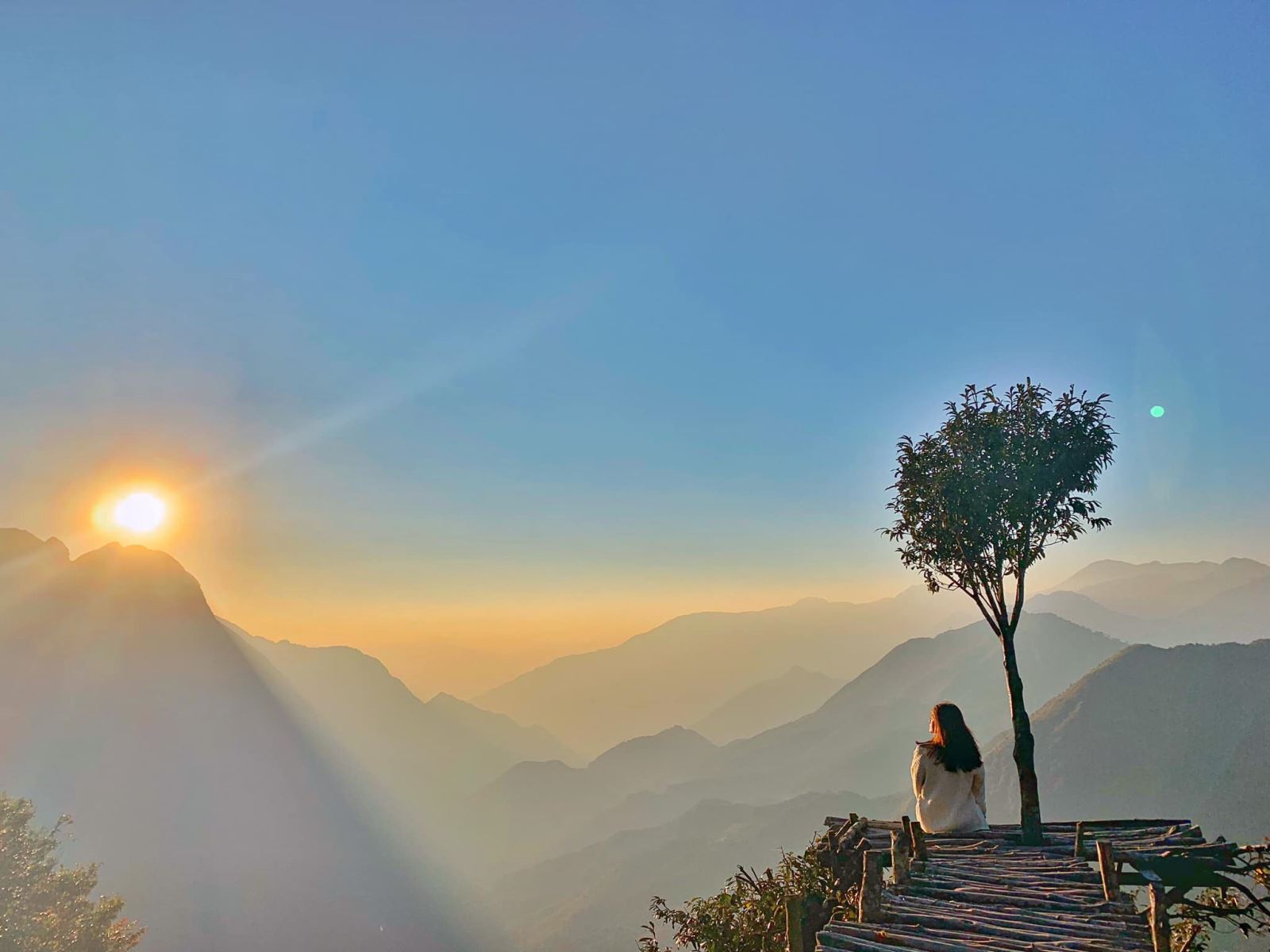 Hanoi - Sapa Package Tour by Limousine Bus