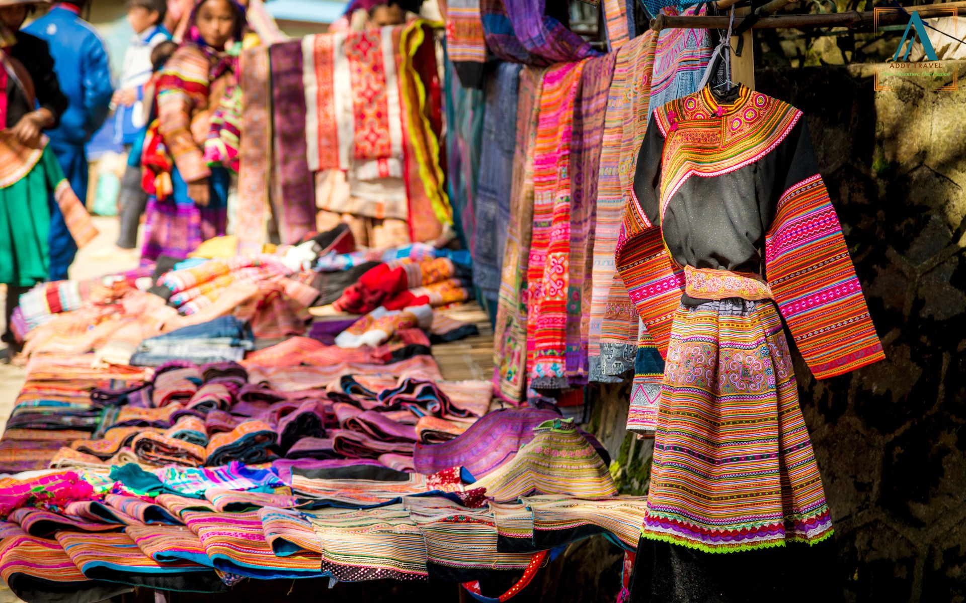 Hanoi - Sapa: Colorful Market Tour Package