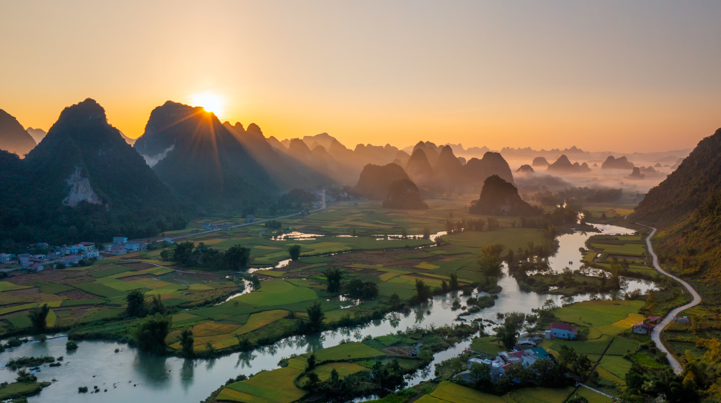 Explore the Wonders of Cao Bang: A 2-Day Adventure