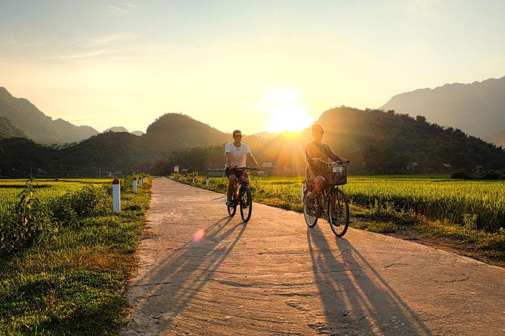 4-Day Hanoi - Mai Chau - Pu Luong - Ninh Binh Tour