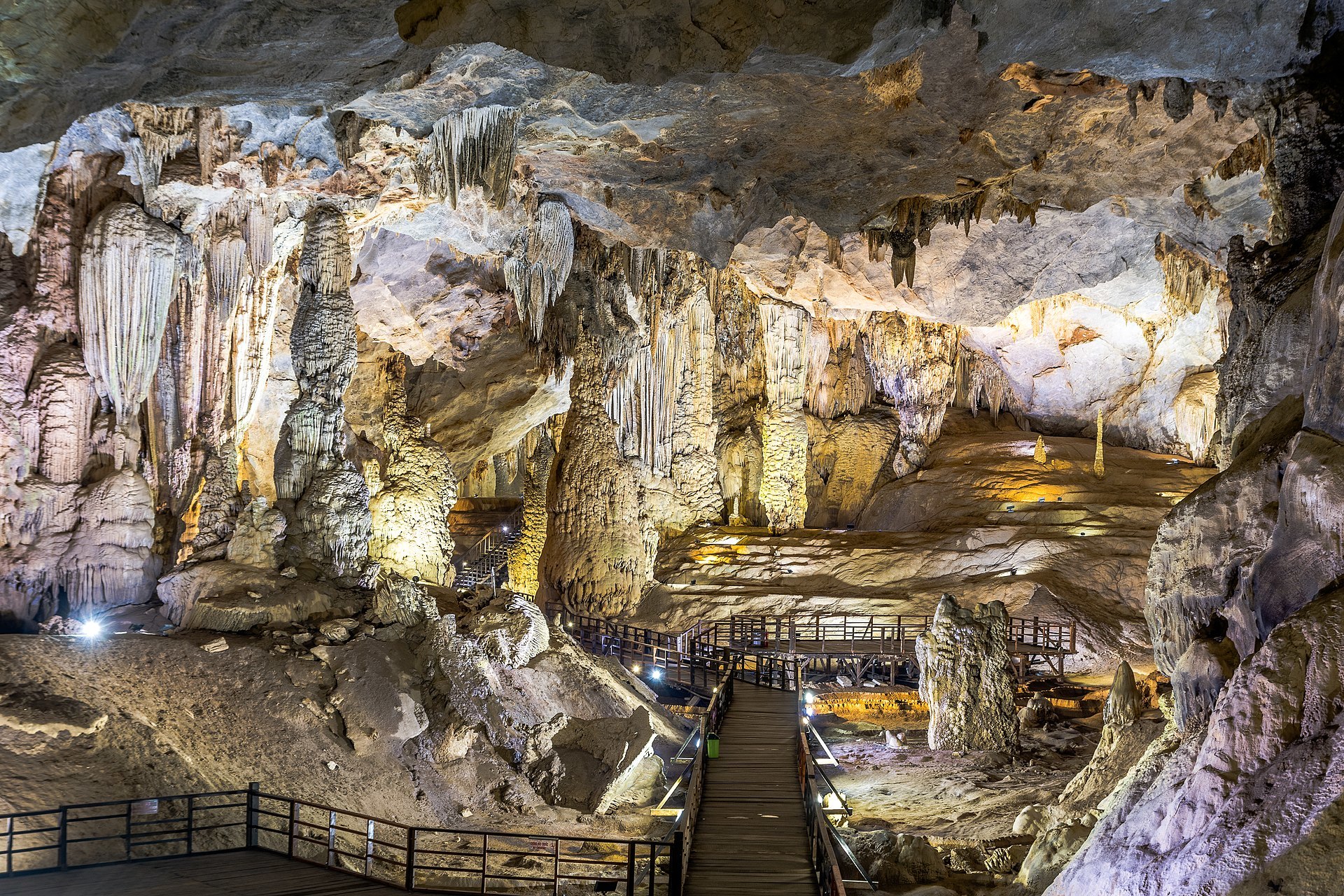 7km Paradise Cave Trek 