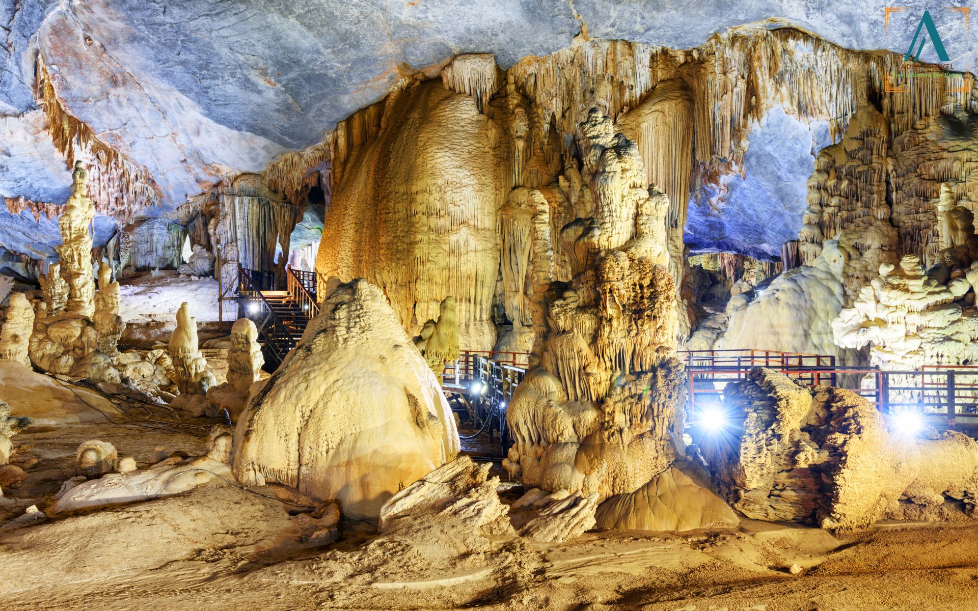The 4,5 Kayaking in Phong Nha Cave Tour 