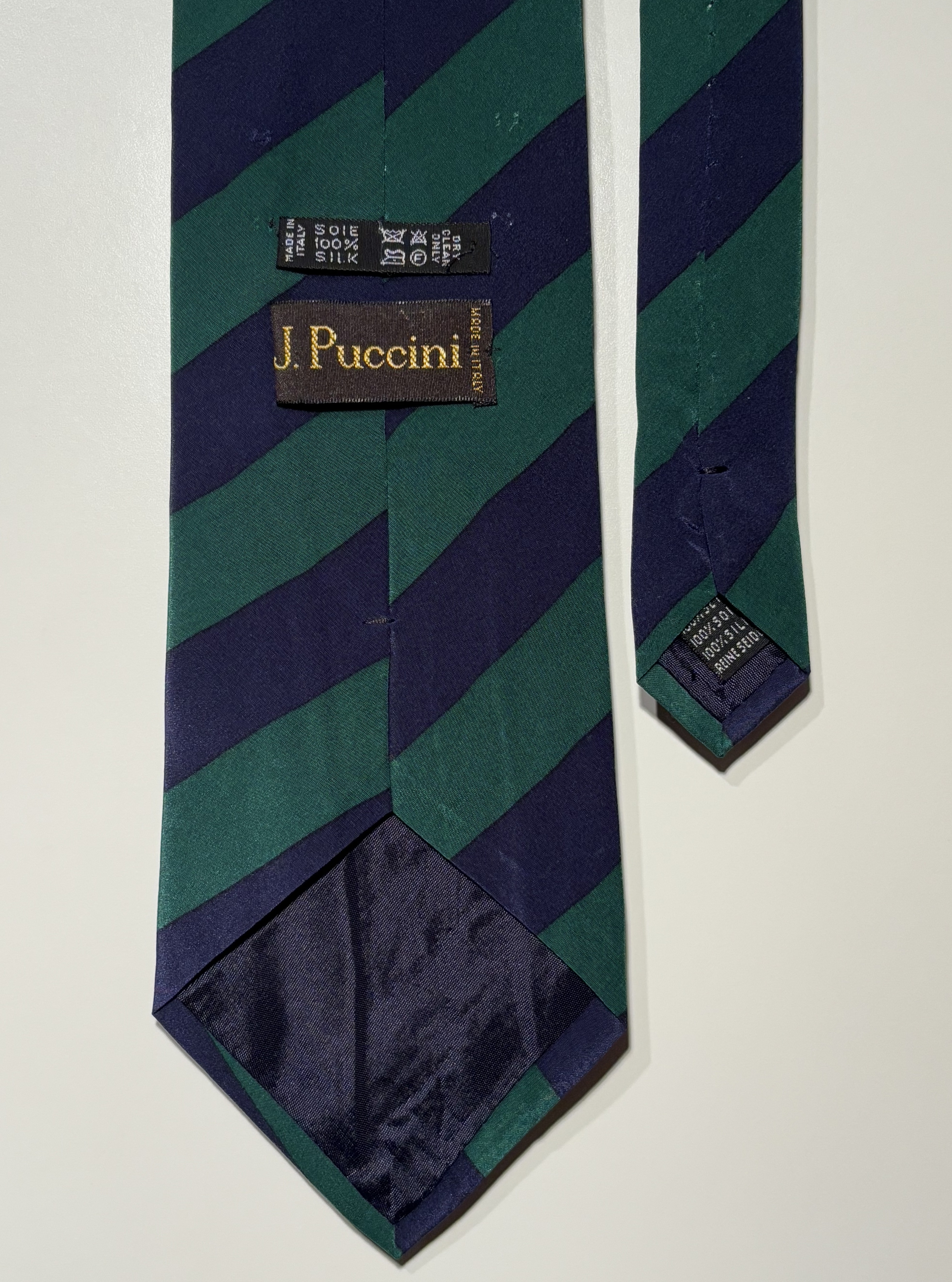 Cravate “Regimental Club” – Bleu Nuit & Vert Forêt