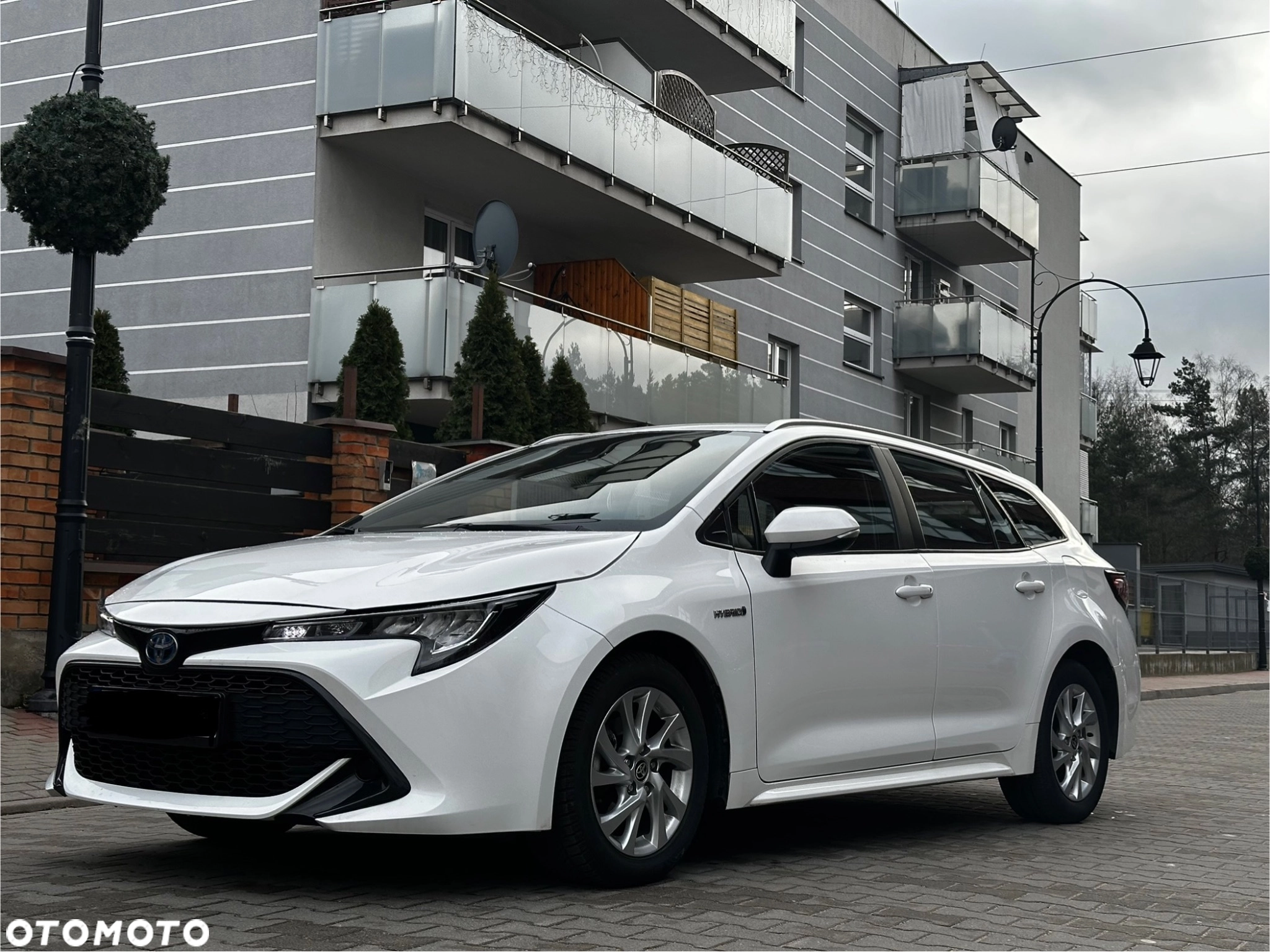 Sprzedam Toyota Corolla 1.8 Hybrid – Jak Nowa, 2022 Rok