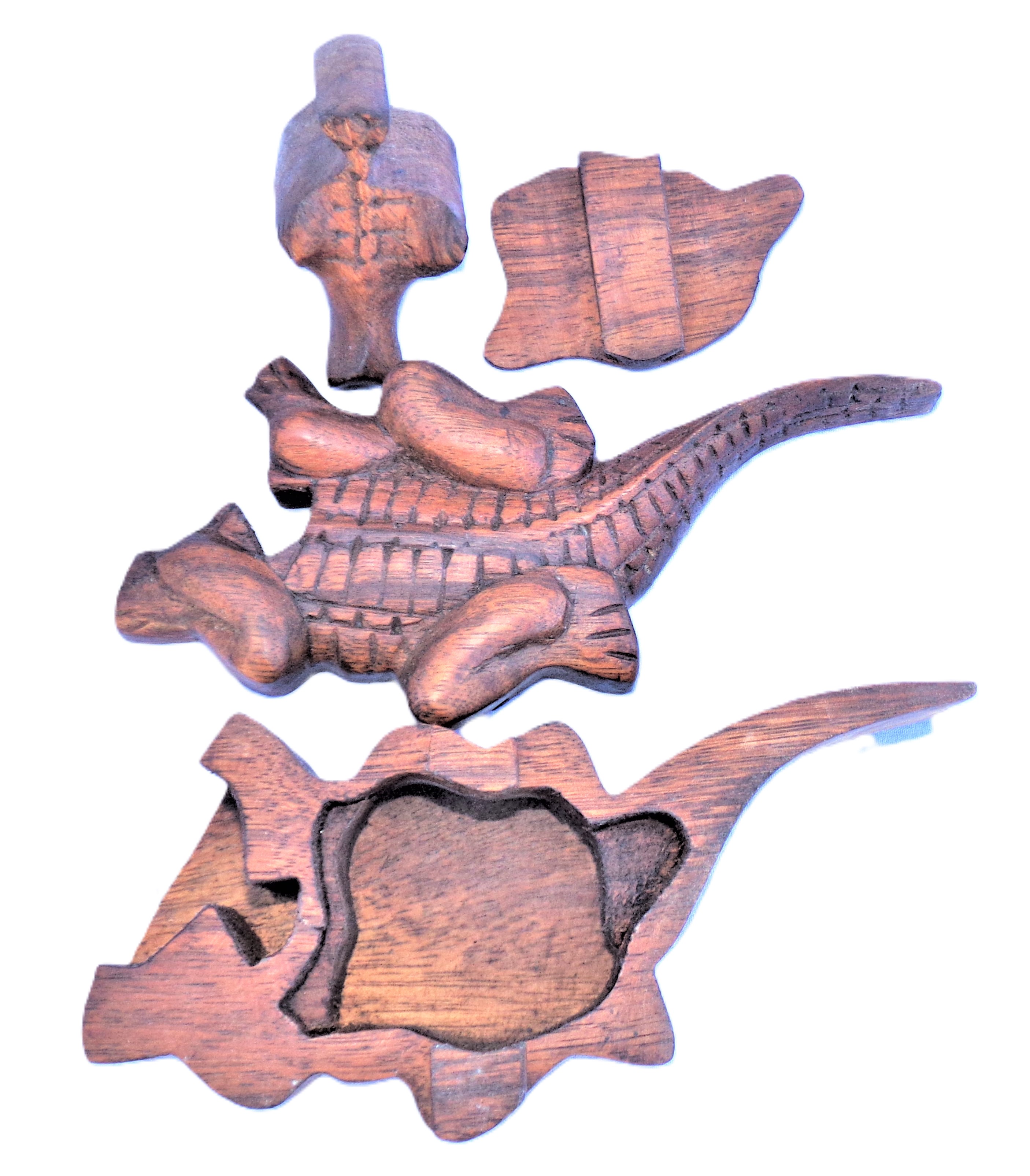 Alligator puzzle jewelry box, wood carving.