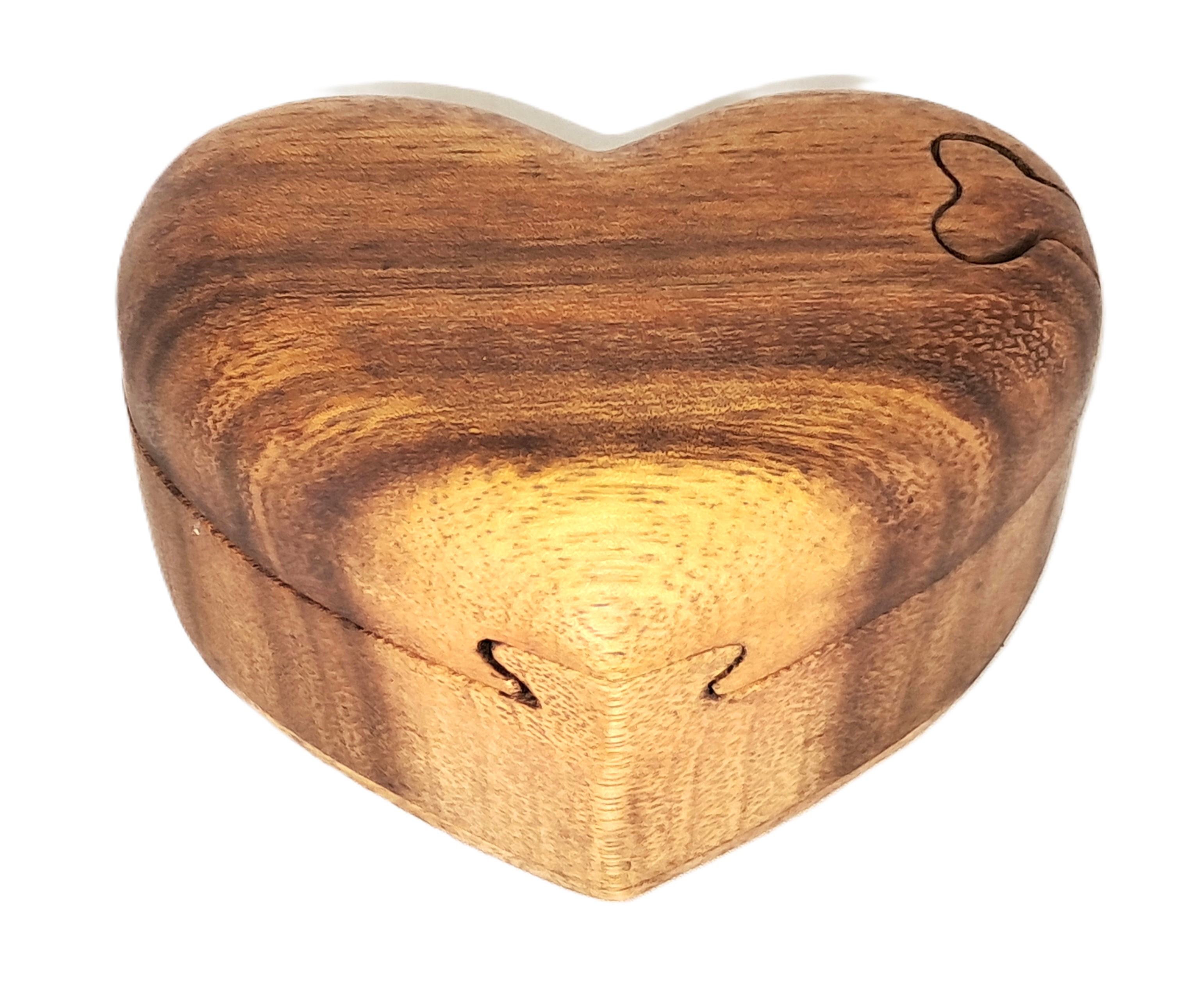 Heart puzzle jewelry box wood carving (bxHrt)