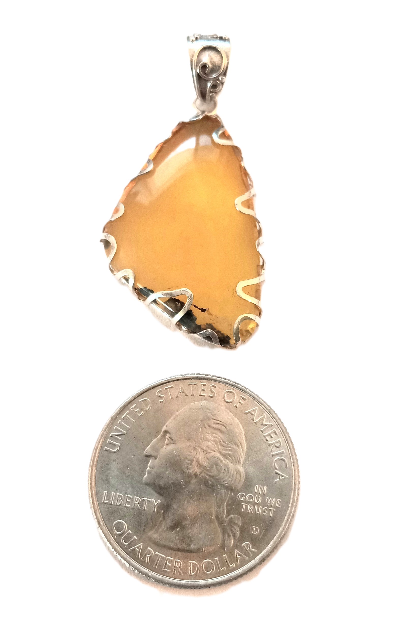 Lemon Quartz pendant in sterling silver.