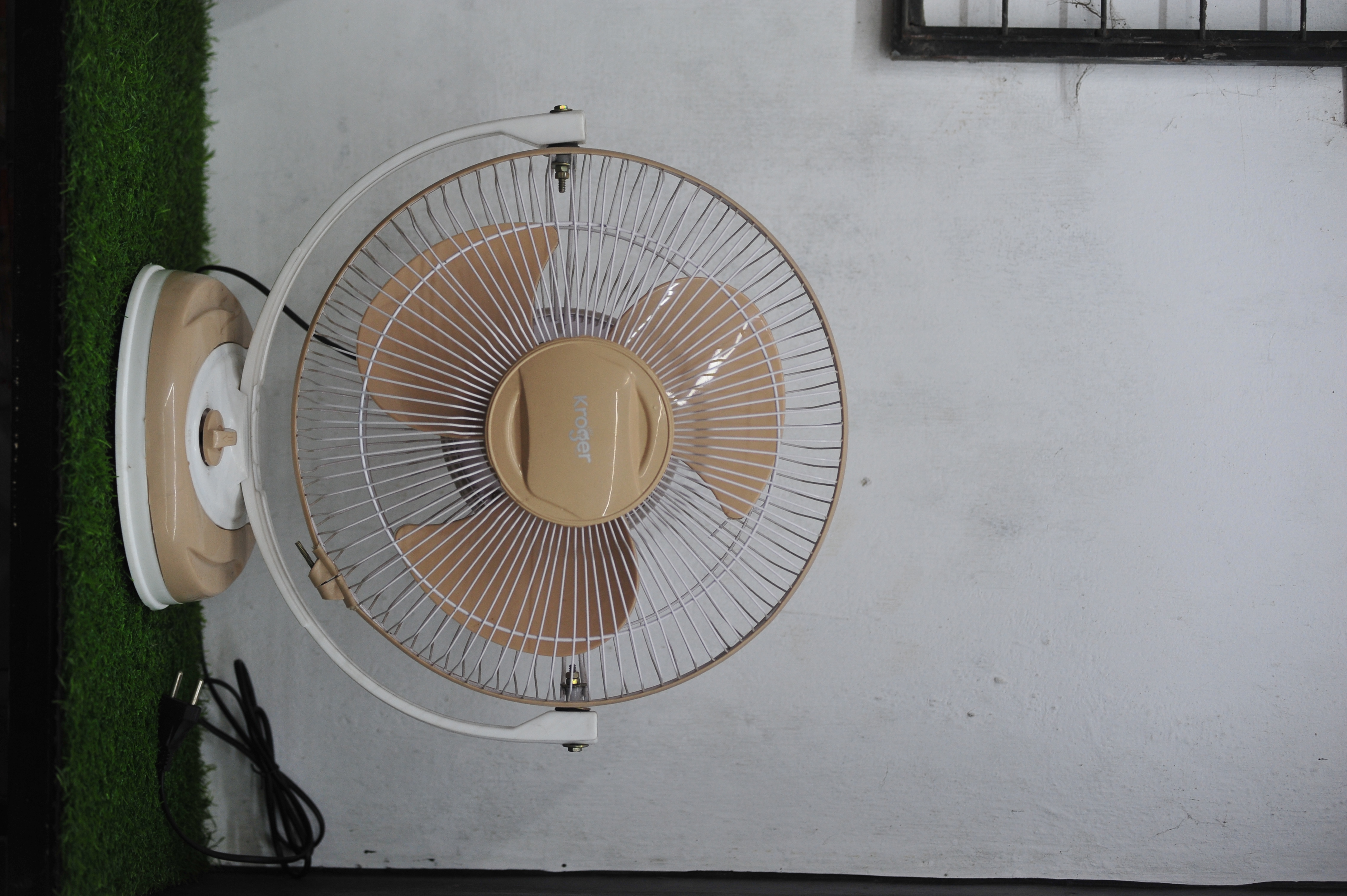 Oscillating Table Fan