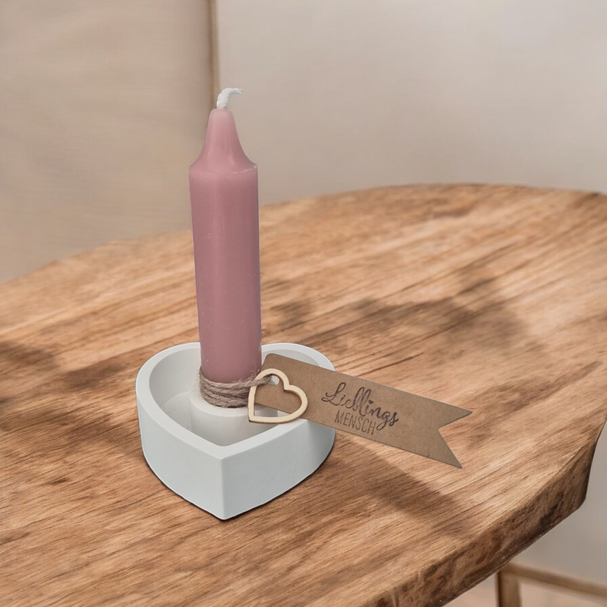 Dekorative Herz-Kerzenhalter