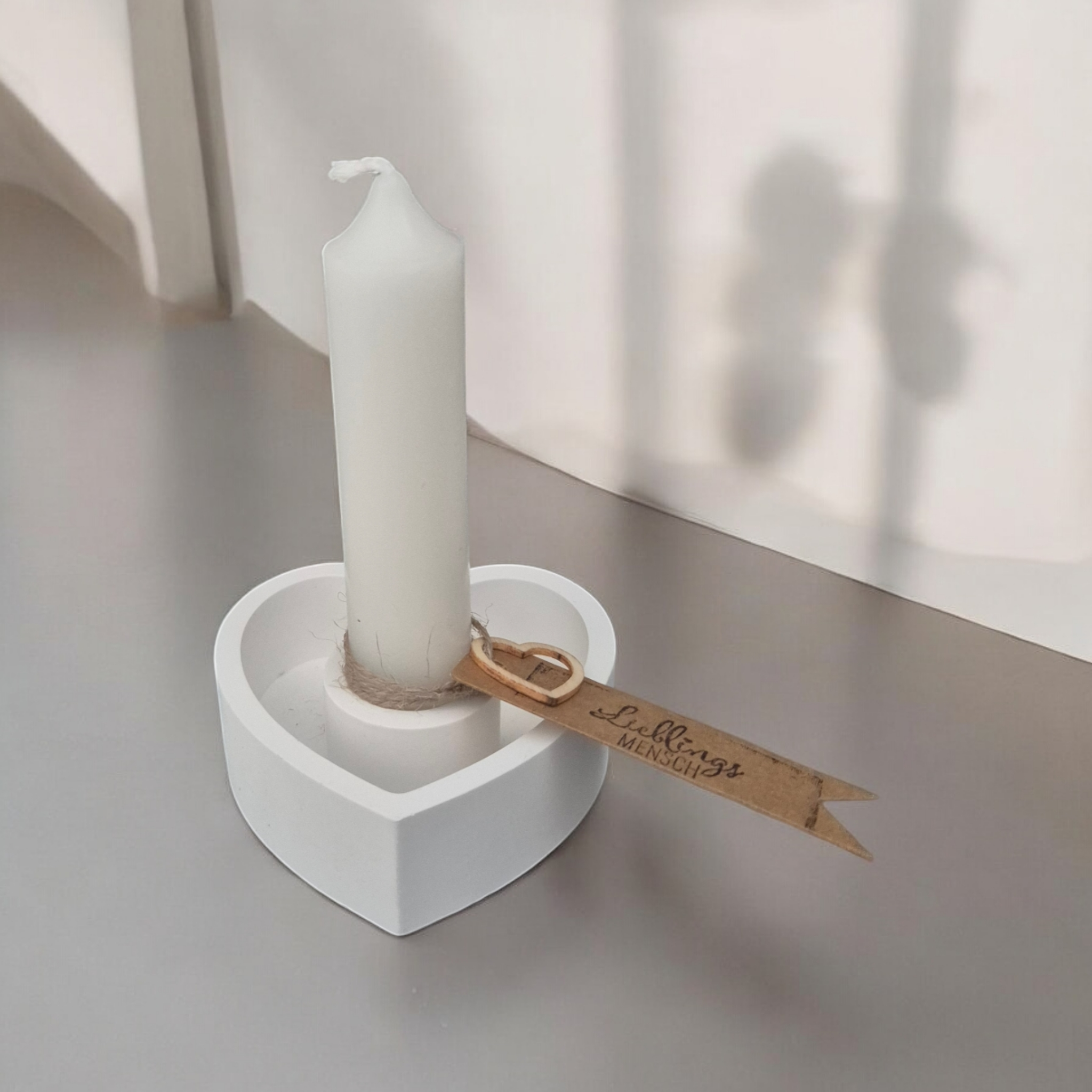 Dekorative Herz-Kerzenhalter