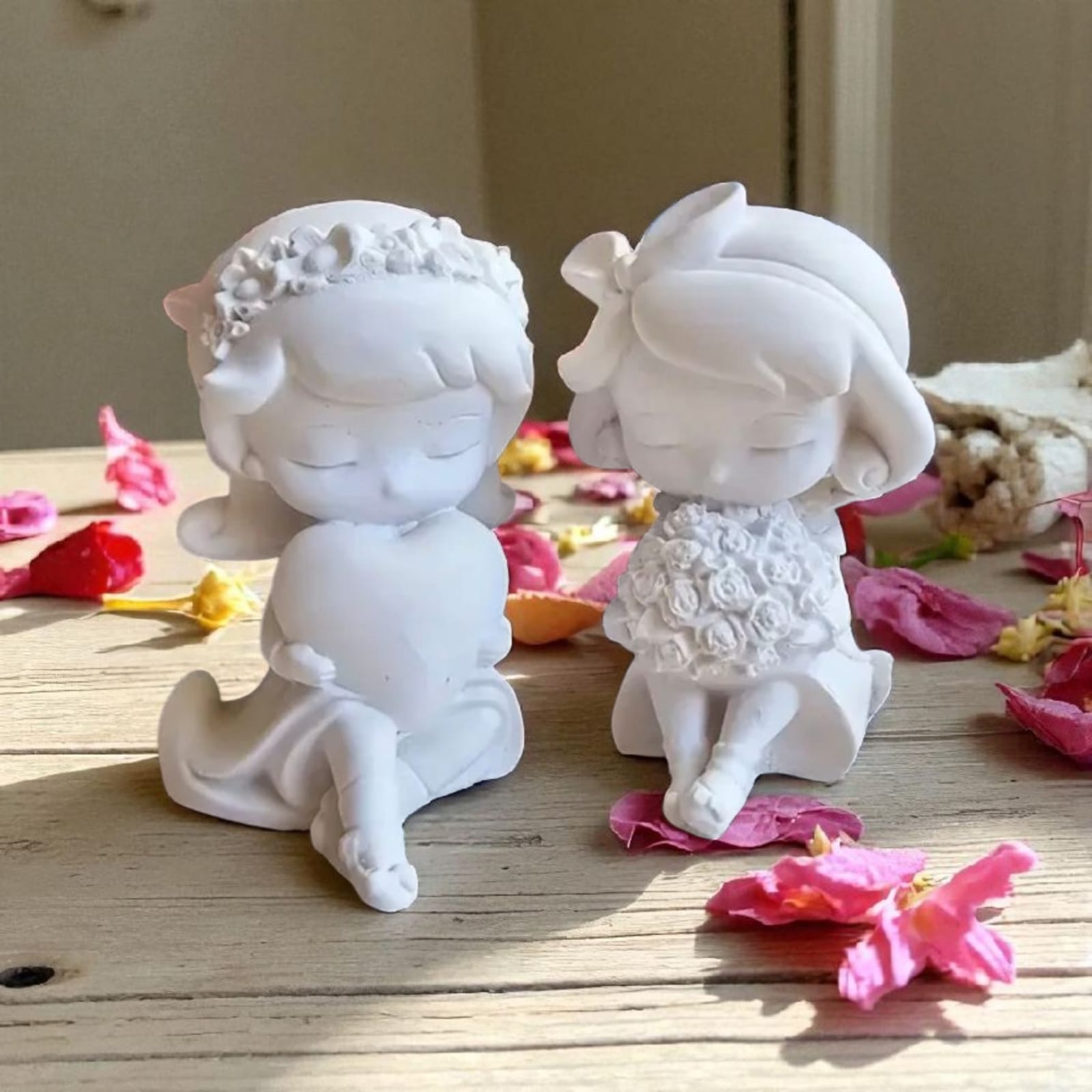 Charmante Mädchenfiguren