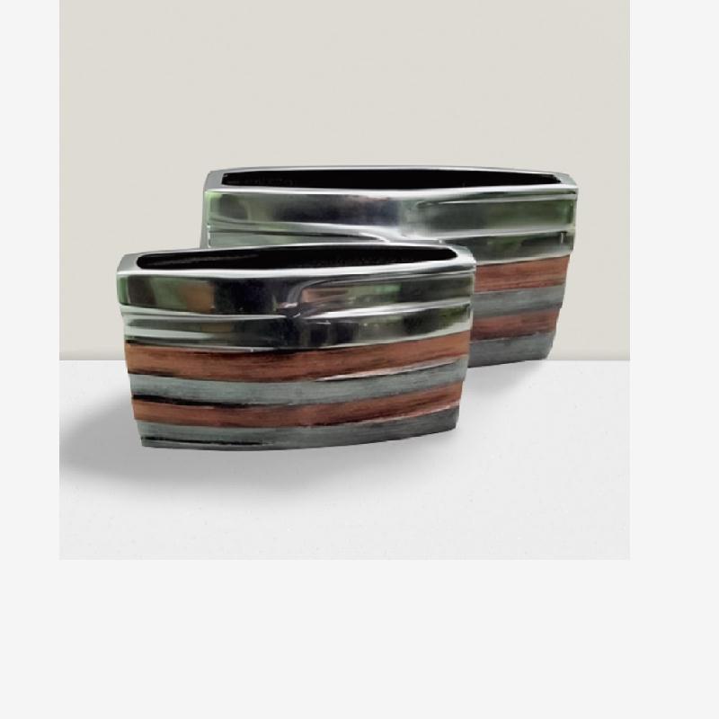 Vases aluminum