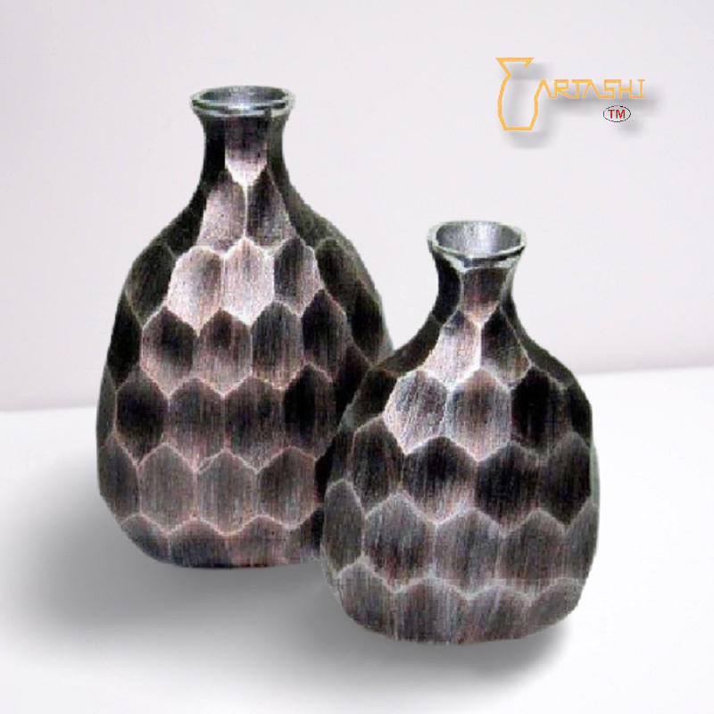 Decorating vase