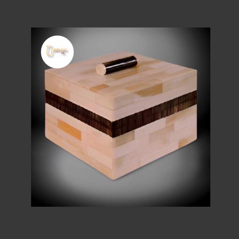 Decorative box with lid