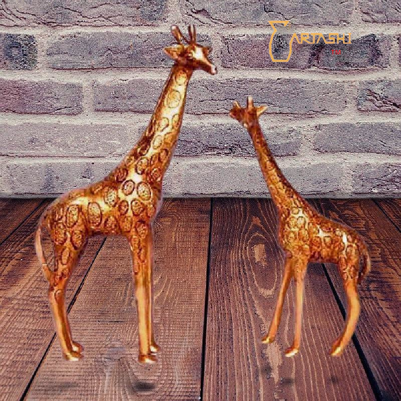 Giraffe figurines