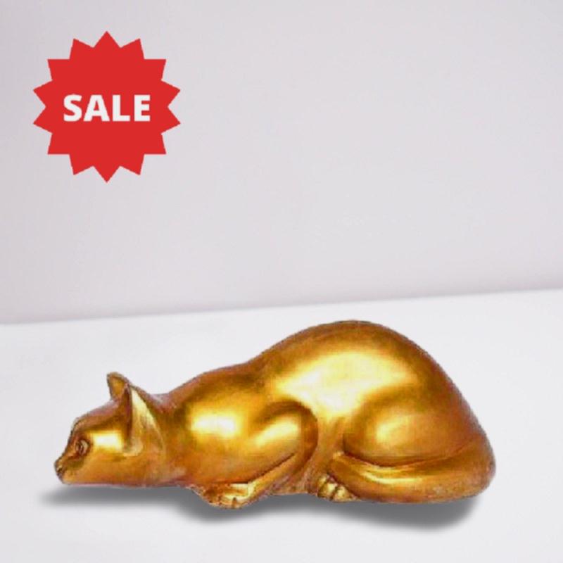 Sculpture cat