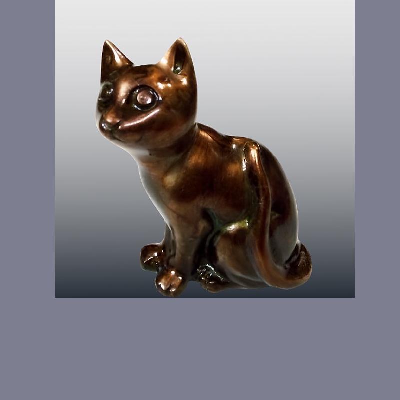 Cat figurines
