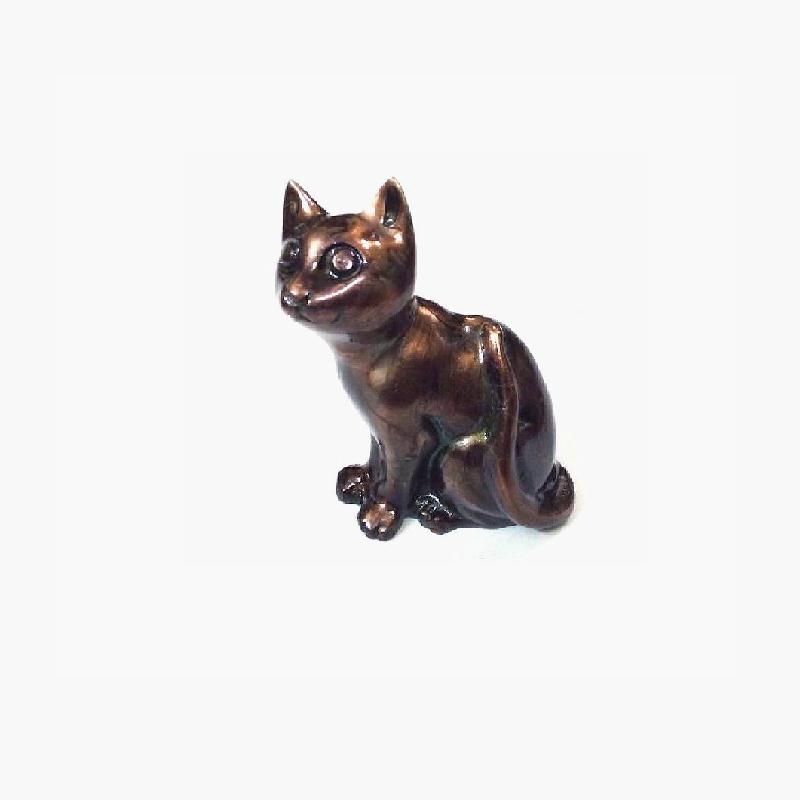 Cat figurines