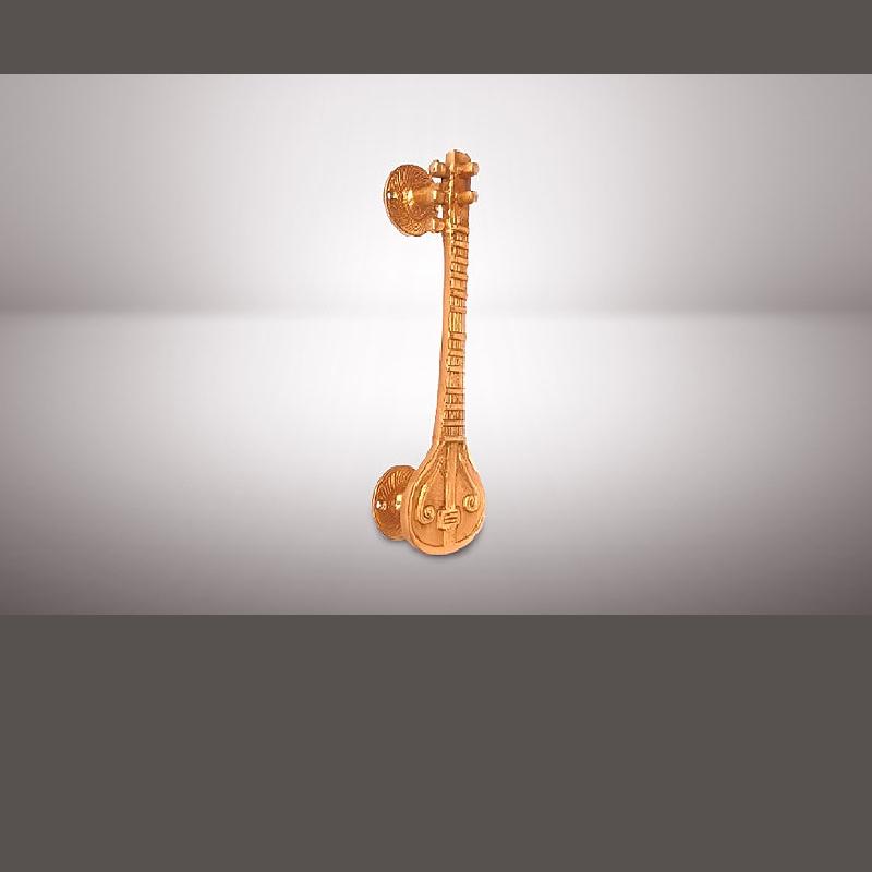 Brass pull