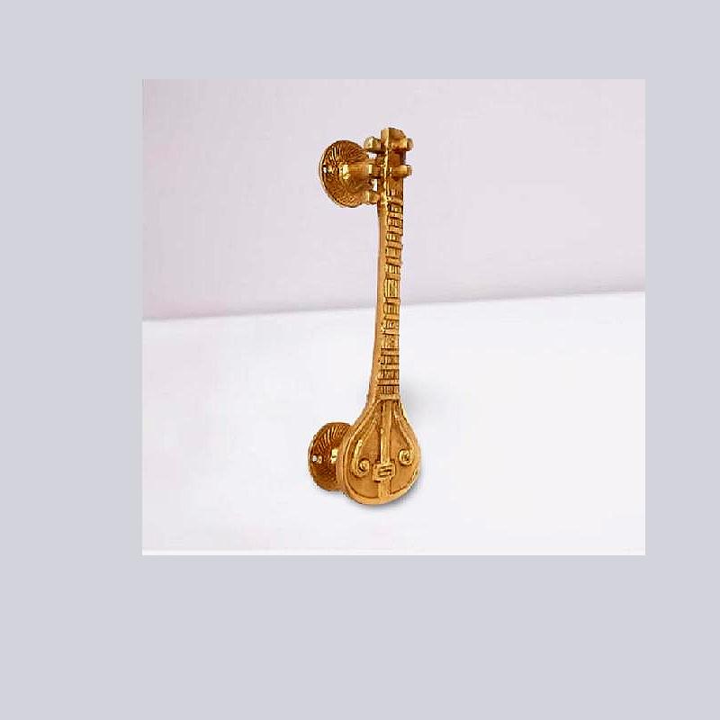 Brass pull