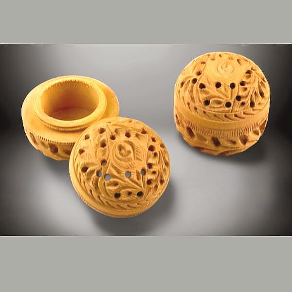 Wood carving trinket box