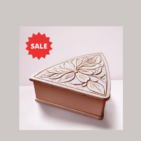 Triangular Jewelry Box 