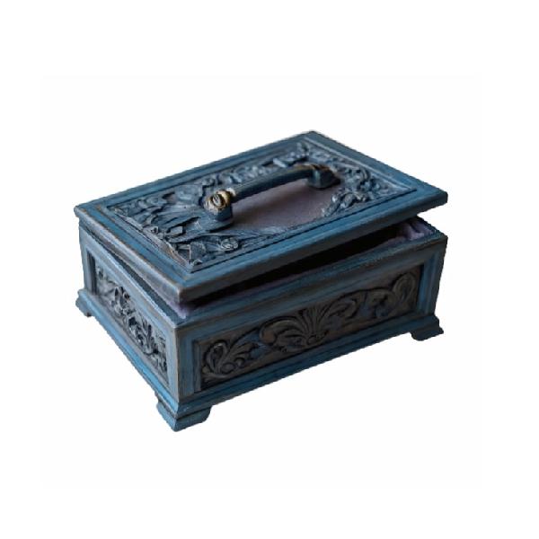 Artistic wood carving box