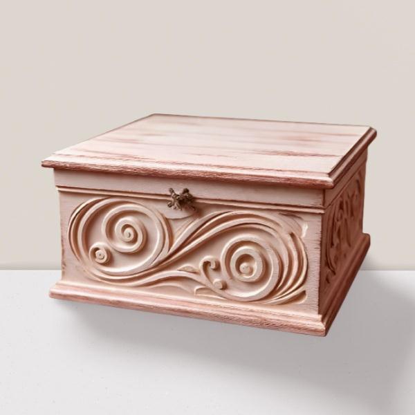  Vintage wood carving box
