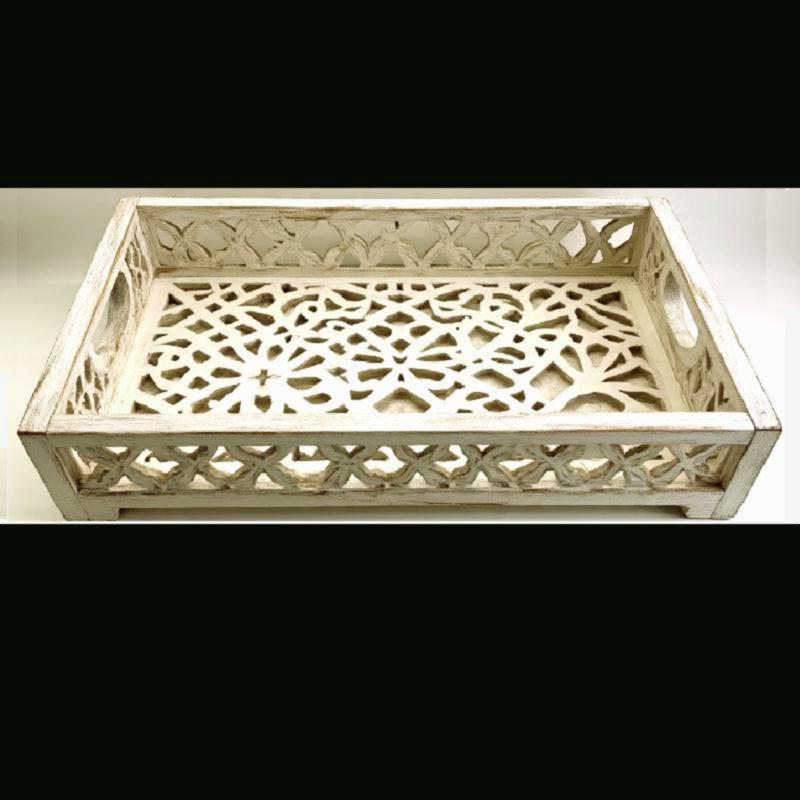 Wooden tray for gifts