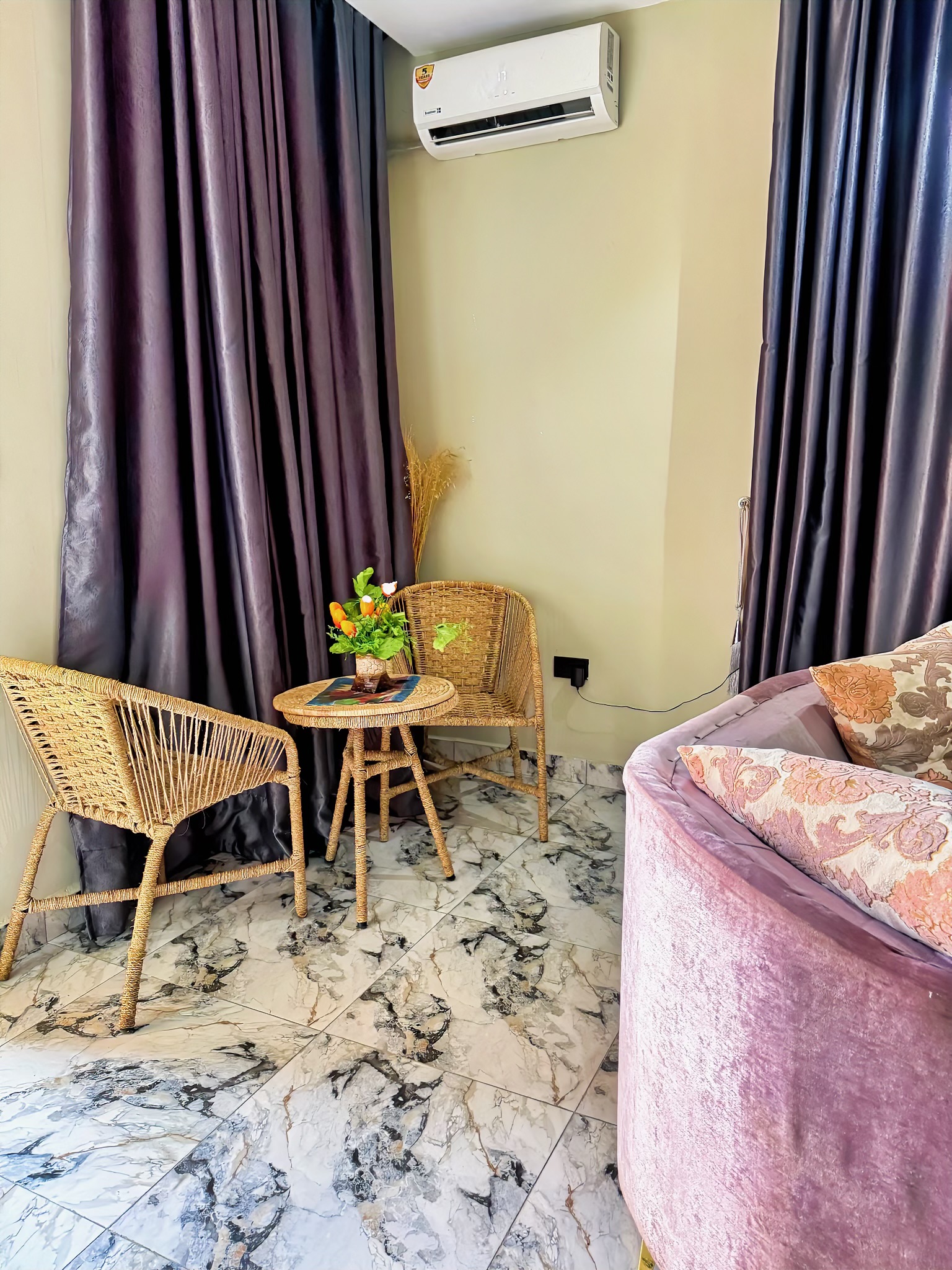 1 bedroom in Jahi
