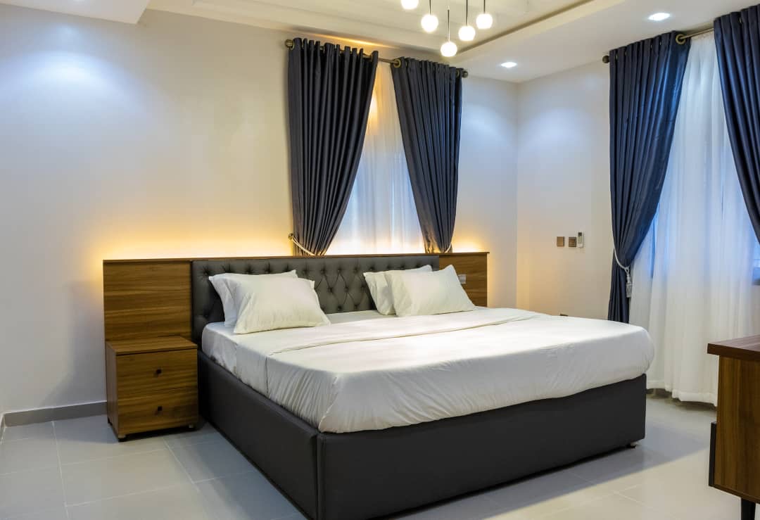 3 bedroom in LifeCamp with 24/7 A.C, Free breakfast and Gazebo