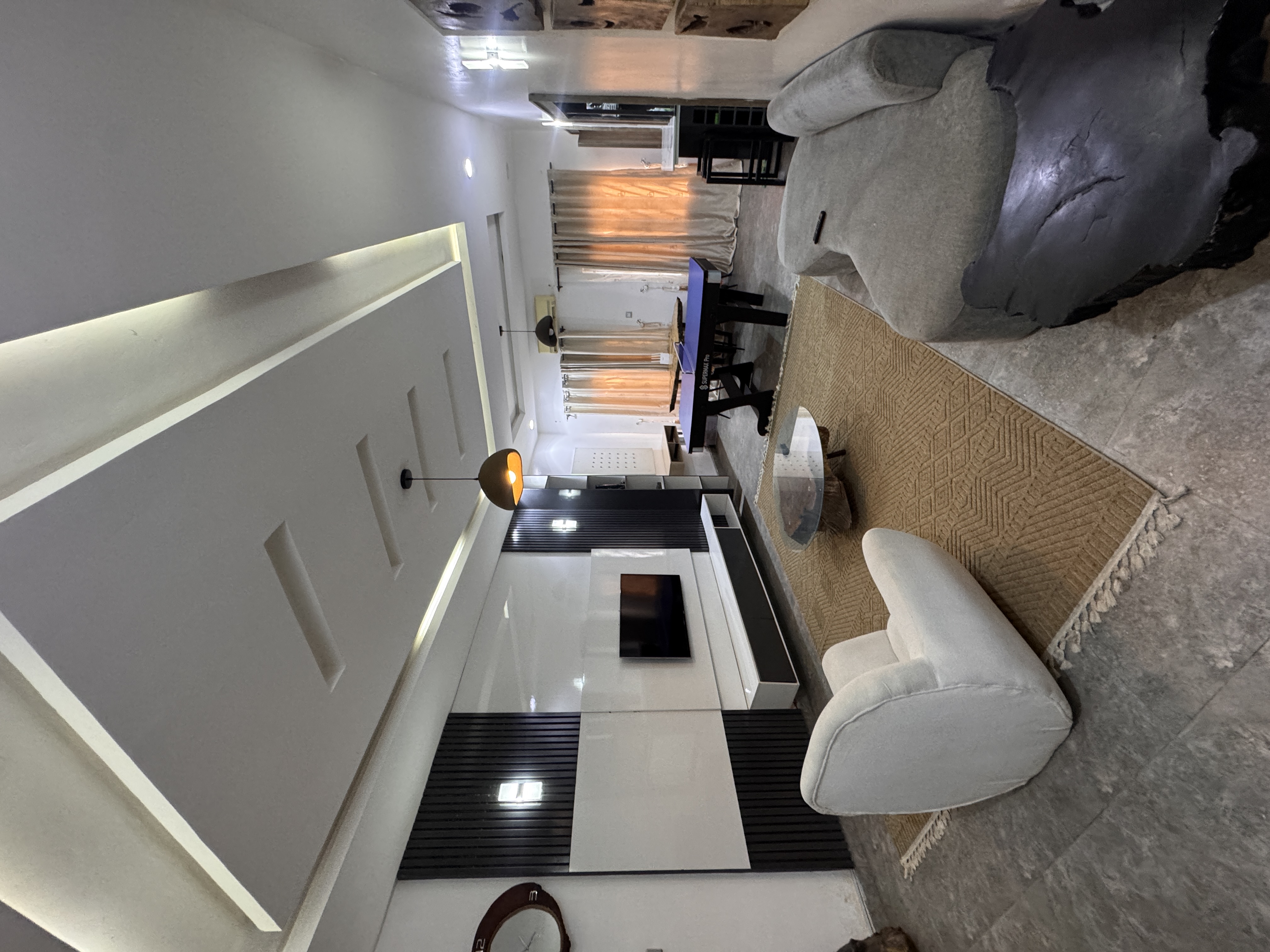 1 Bedroom in Jahi with Snooker and Tennis 