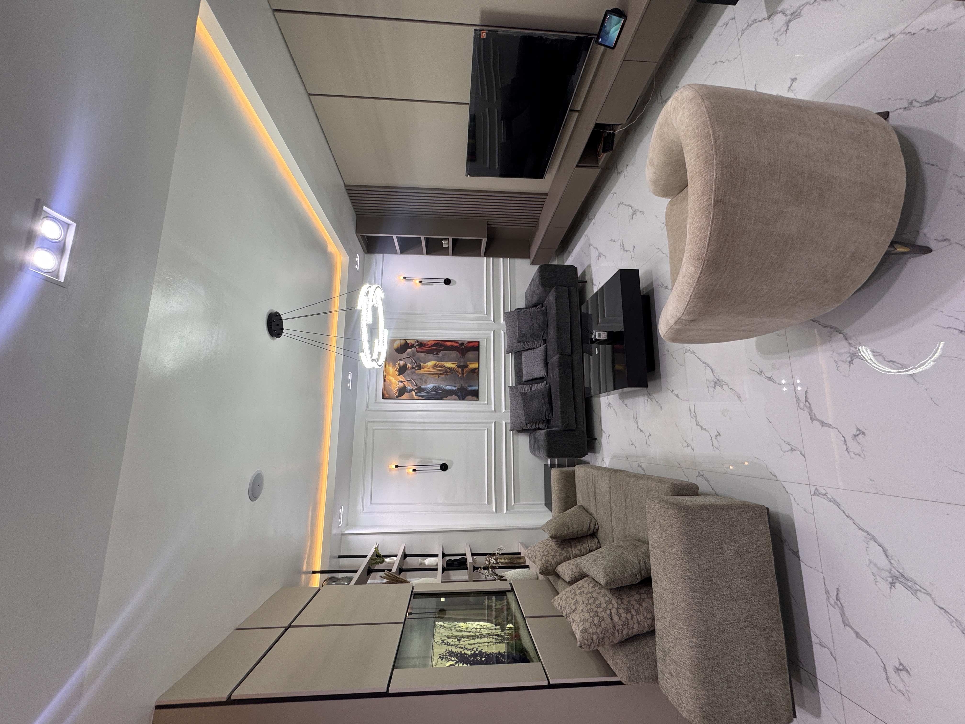 Luxury 2 Bedroom in Guzape with pool, Alexa, inbuit speaker, elevator and 24/7 A.C