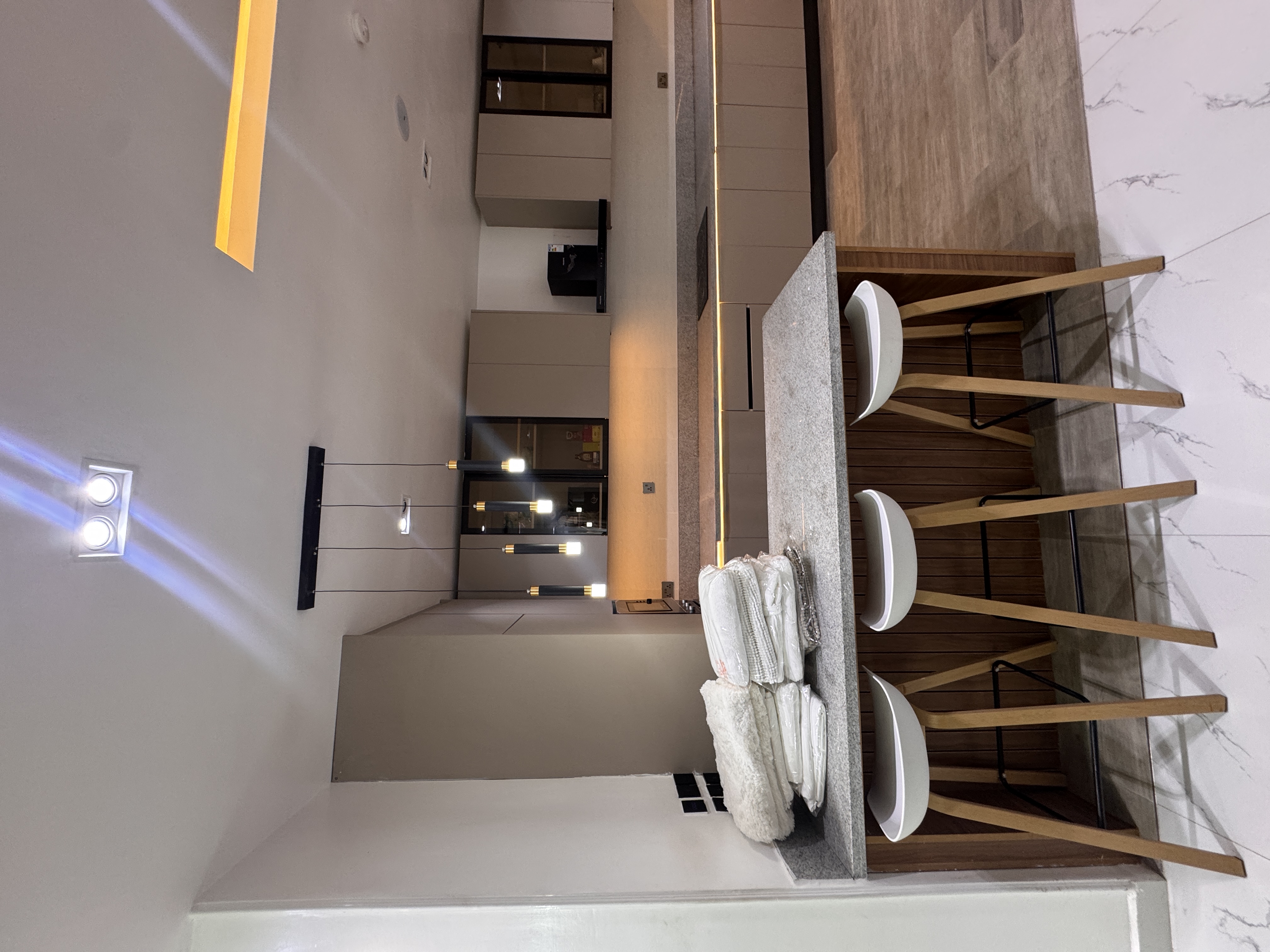 Luxury 2 Bedroom in Guzape with pool, Alexa, inbuit speaker, elevator and 24/7 A.C