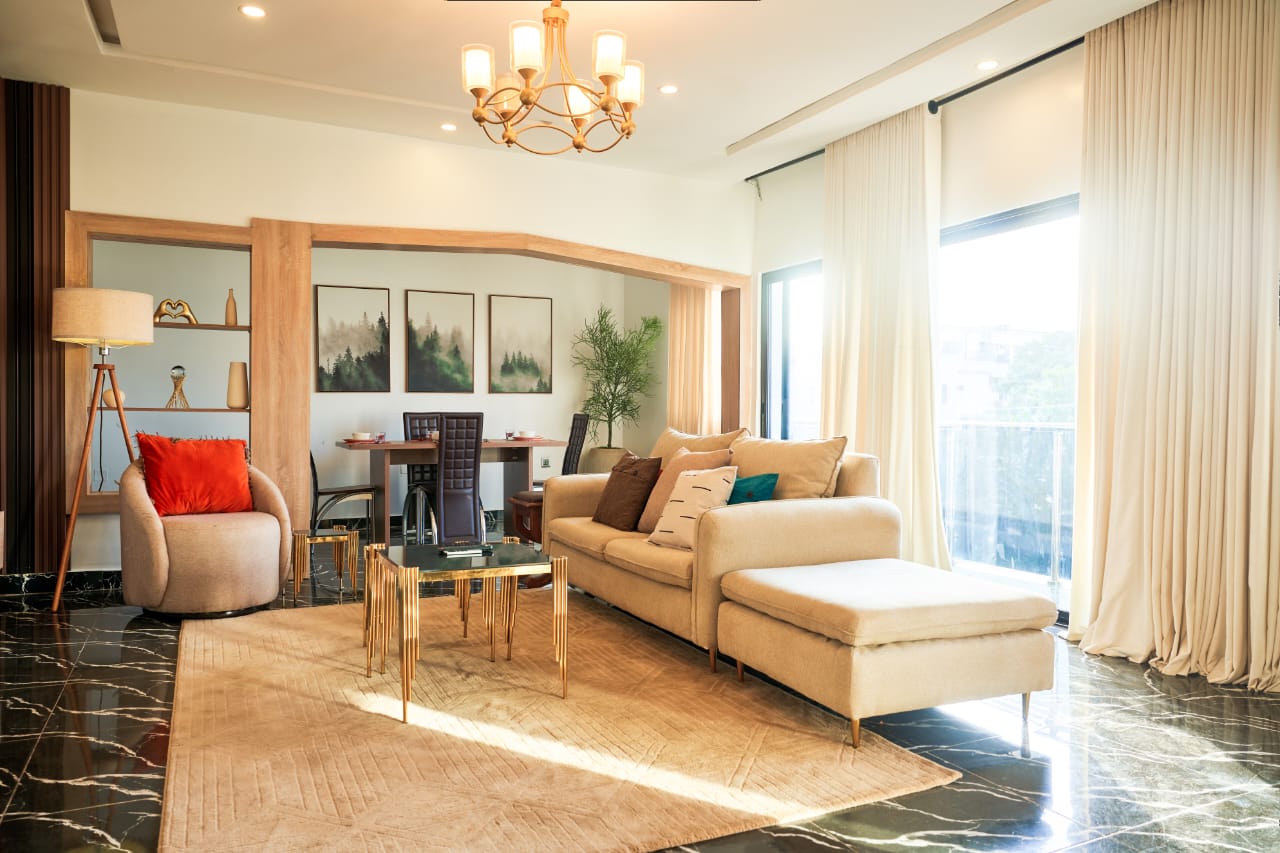 3 Bedroom in Jahi + Starlink + free complimentary breakfast every morning for 2 people
