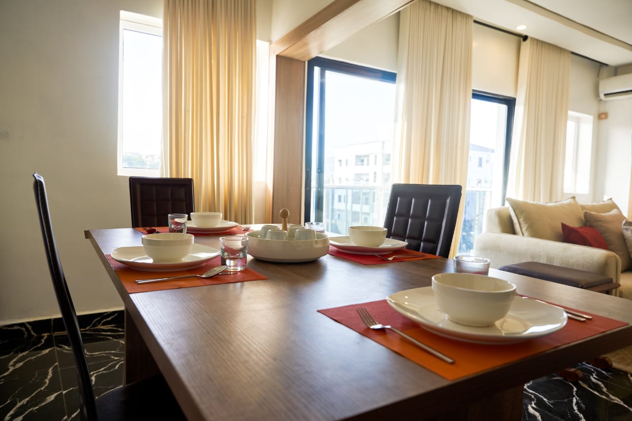 3 Bedroom in Jahi + Starlink + free complimentary breakfast every morning for 2 people
