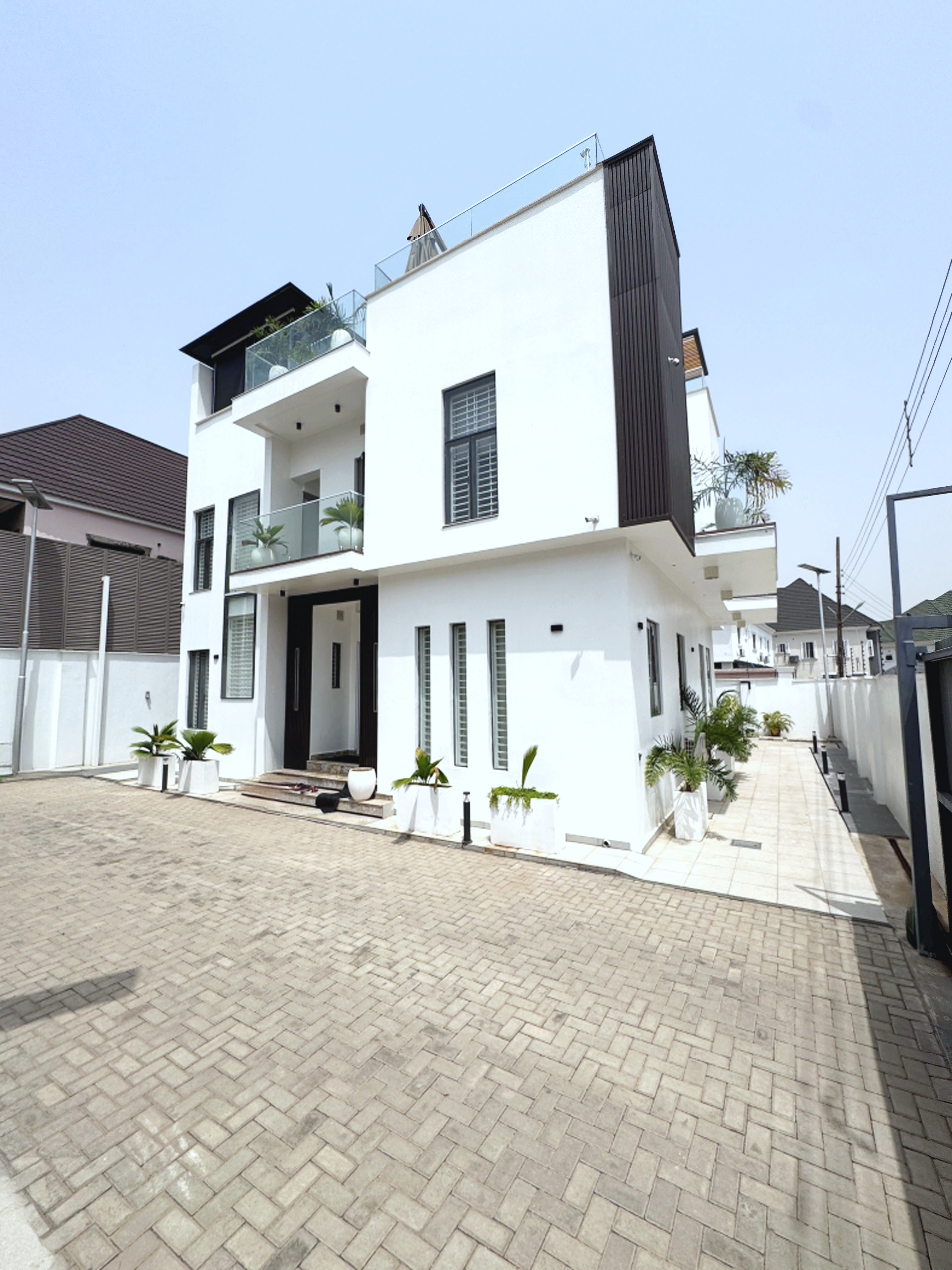 4 Bedroom Duplex with Rooftop lounge in Kado